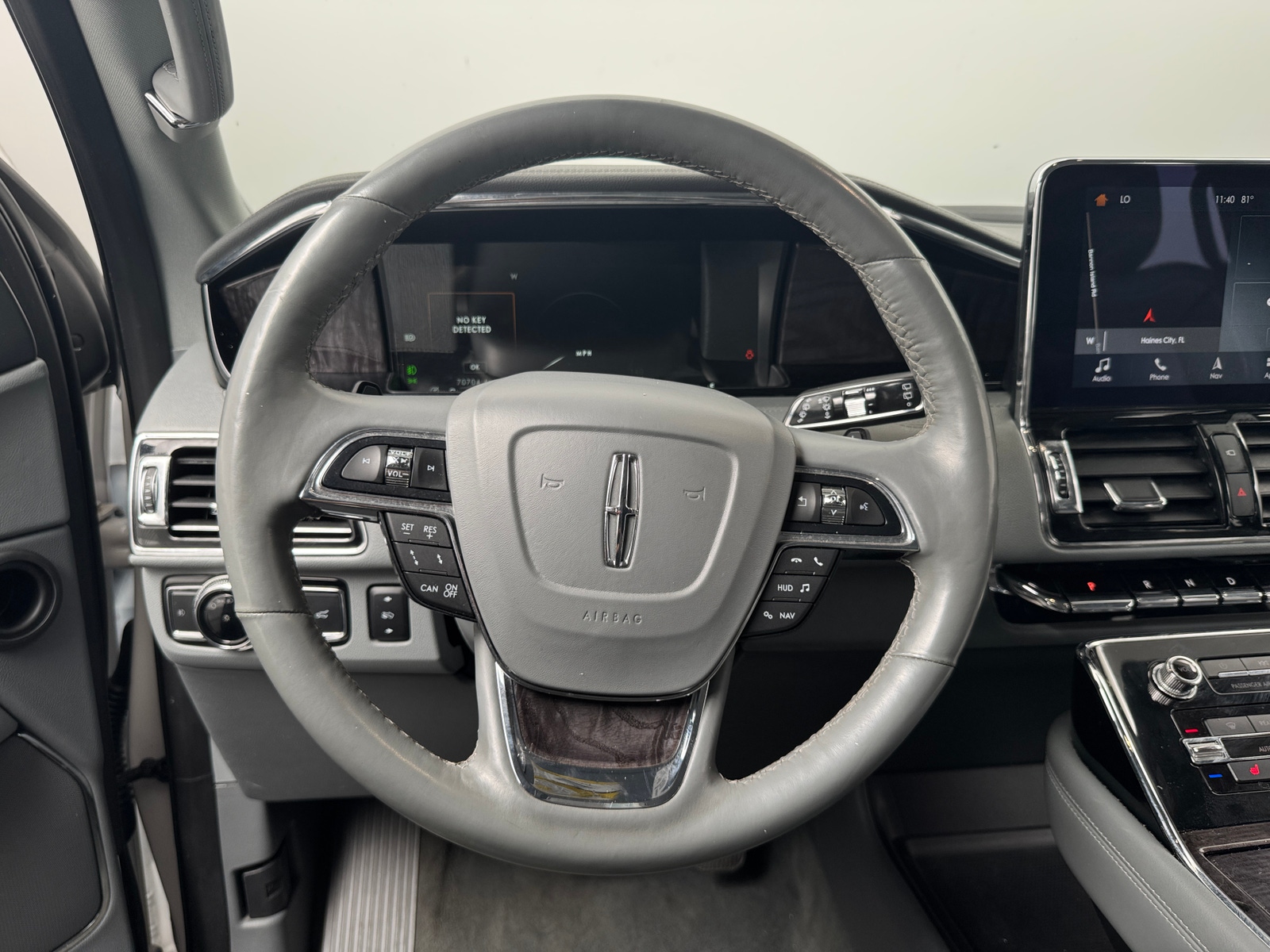 Thumbnail: 2018 Lincoln Navigator - 4