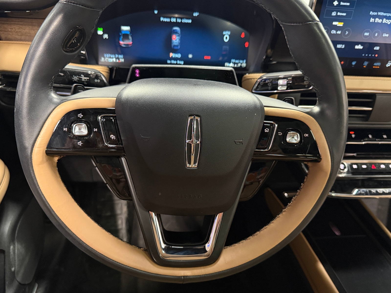Thumbnail: 2023 Lincoln Corsair - 4