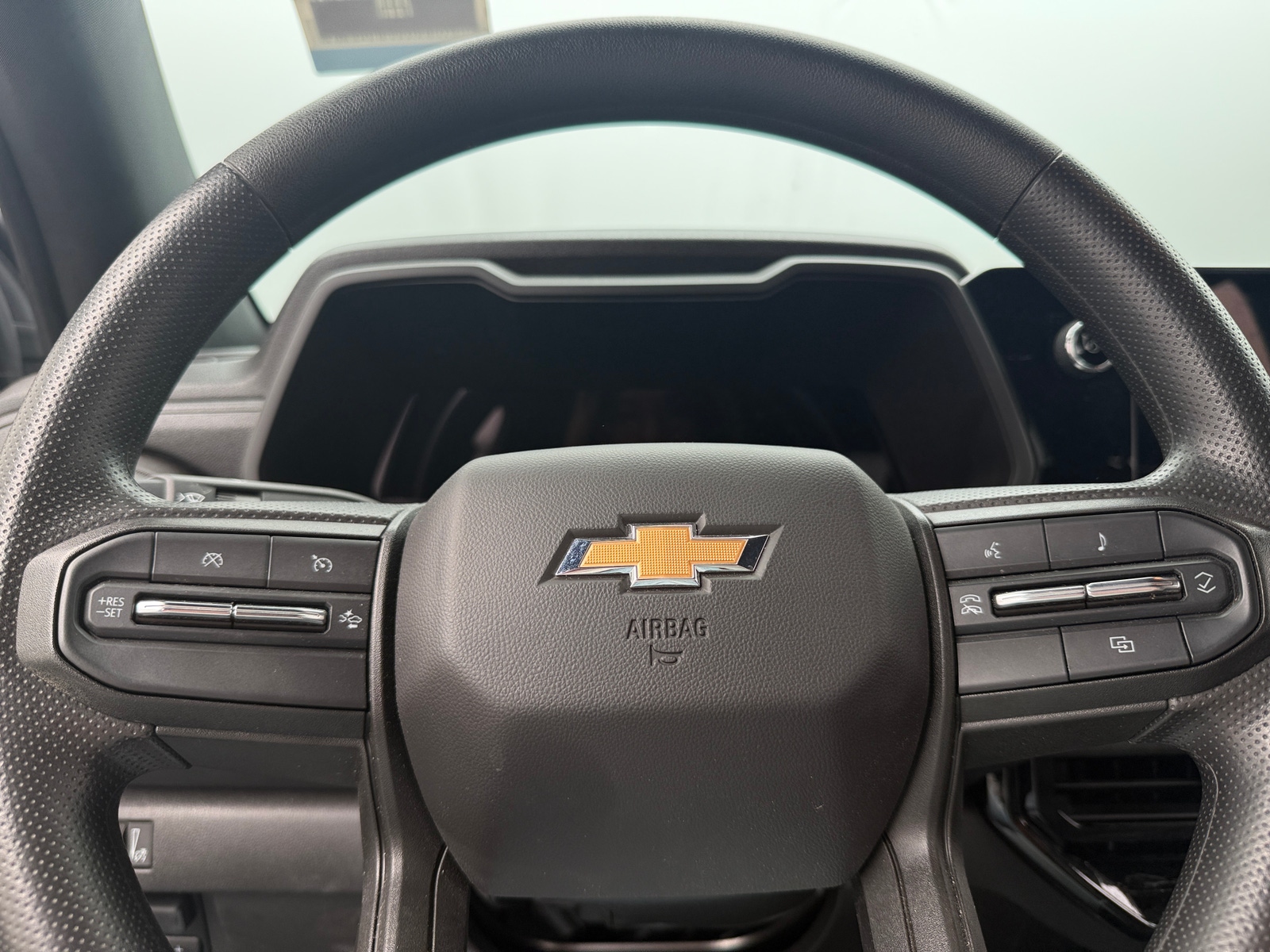 Thumbnail: 2023 Chevrolet Colorado - 5