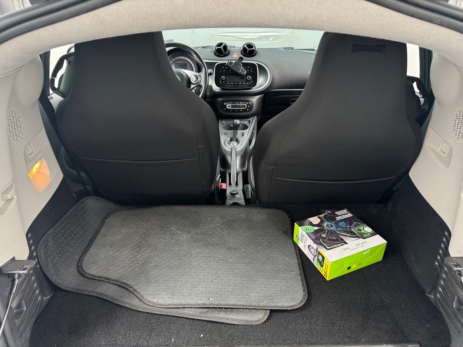 Thumbnail: 2016 smart fortwo - 4