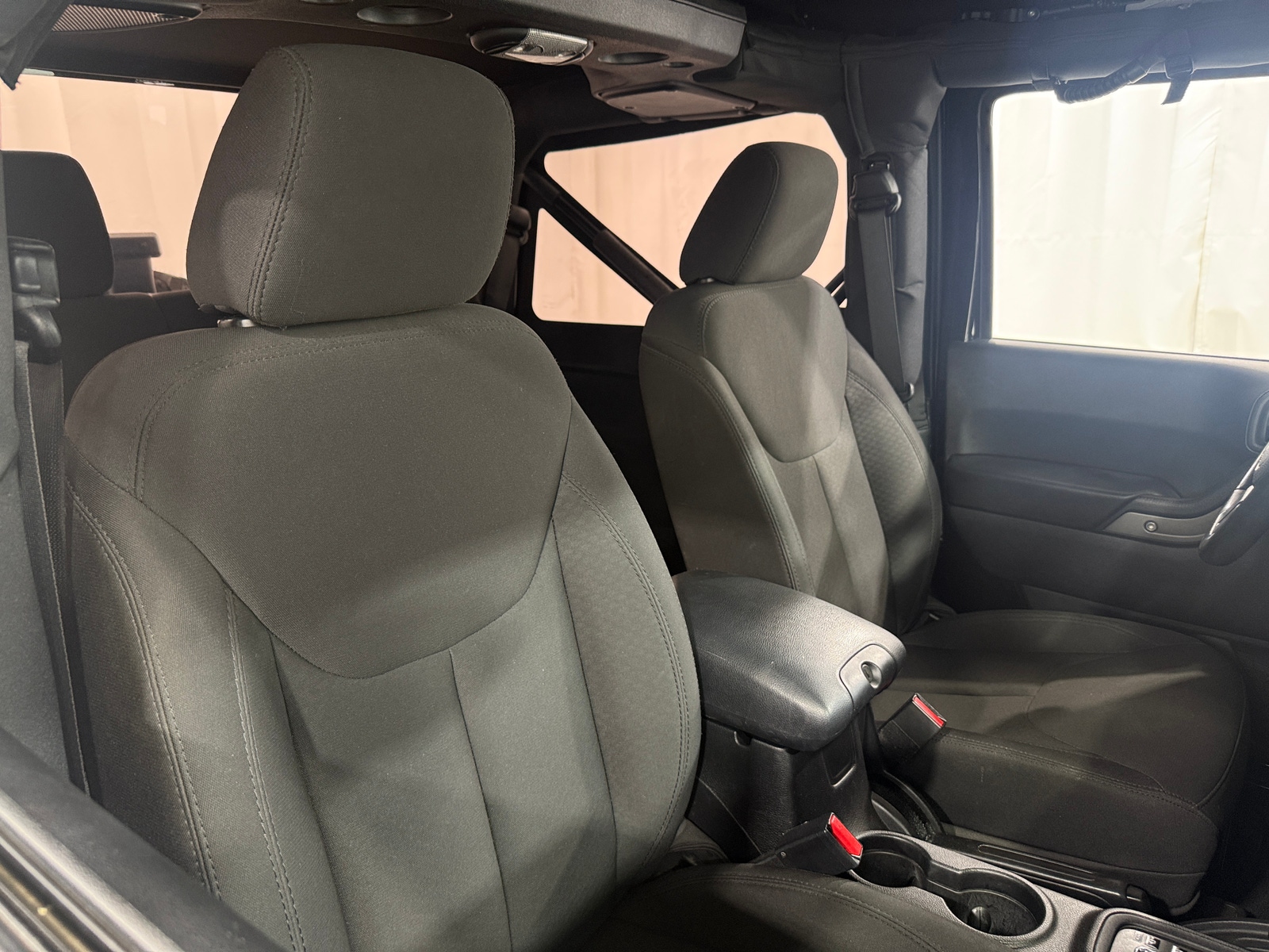 Thumbnail: 2016 Jeep Wrangler - 2
