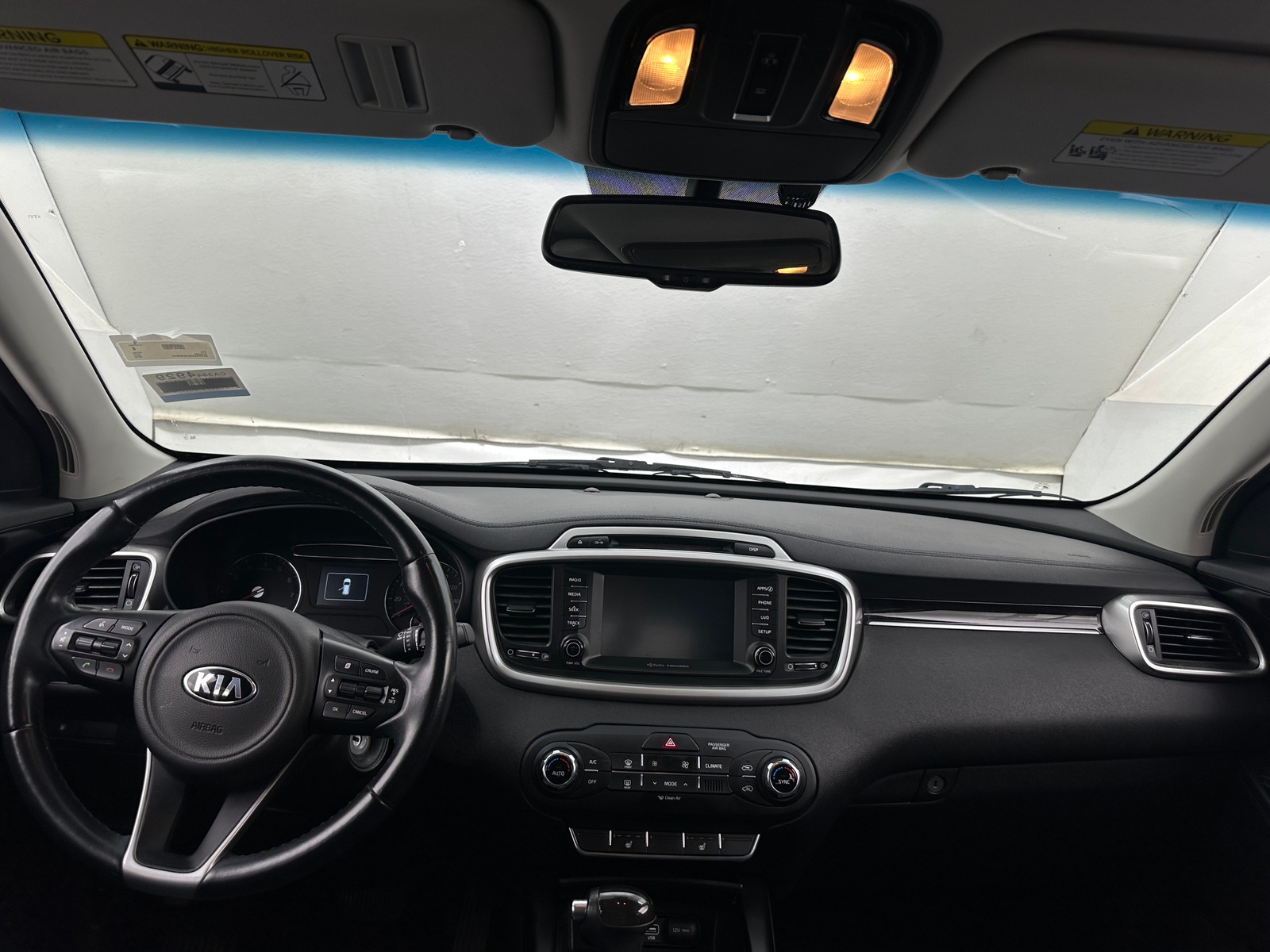 Thumbnail: 2018 Kia Sorento - 3