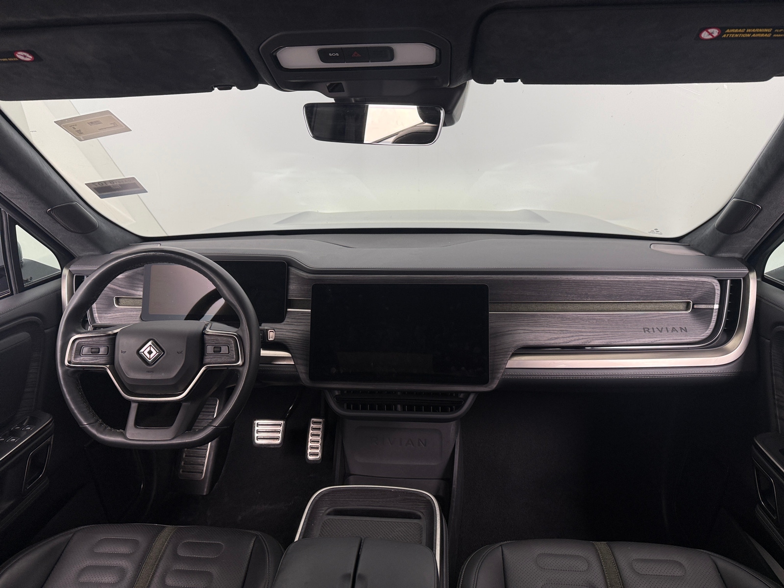 Thumbnail: 2023 Rivian R1S - 2