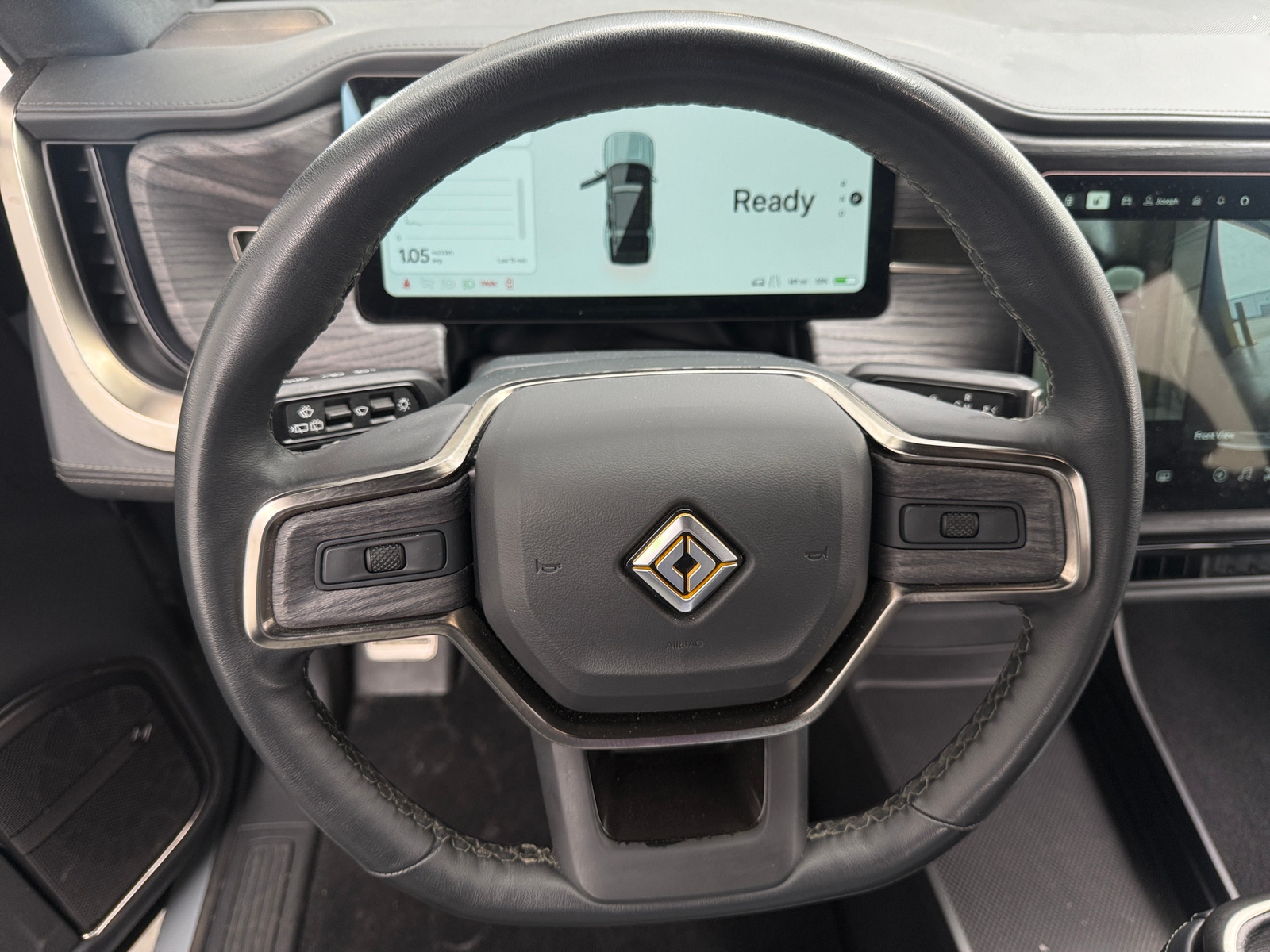 Thumbnail: 2023 Rivian R1S - 4