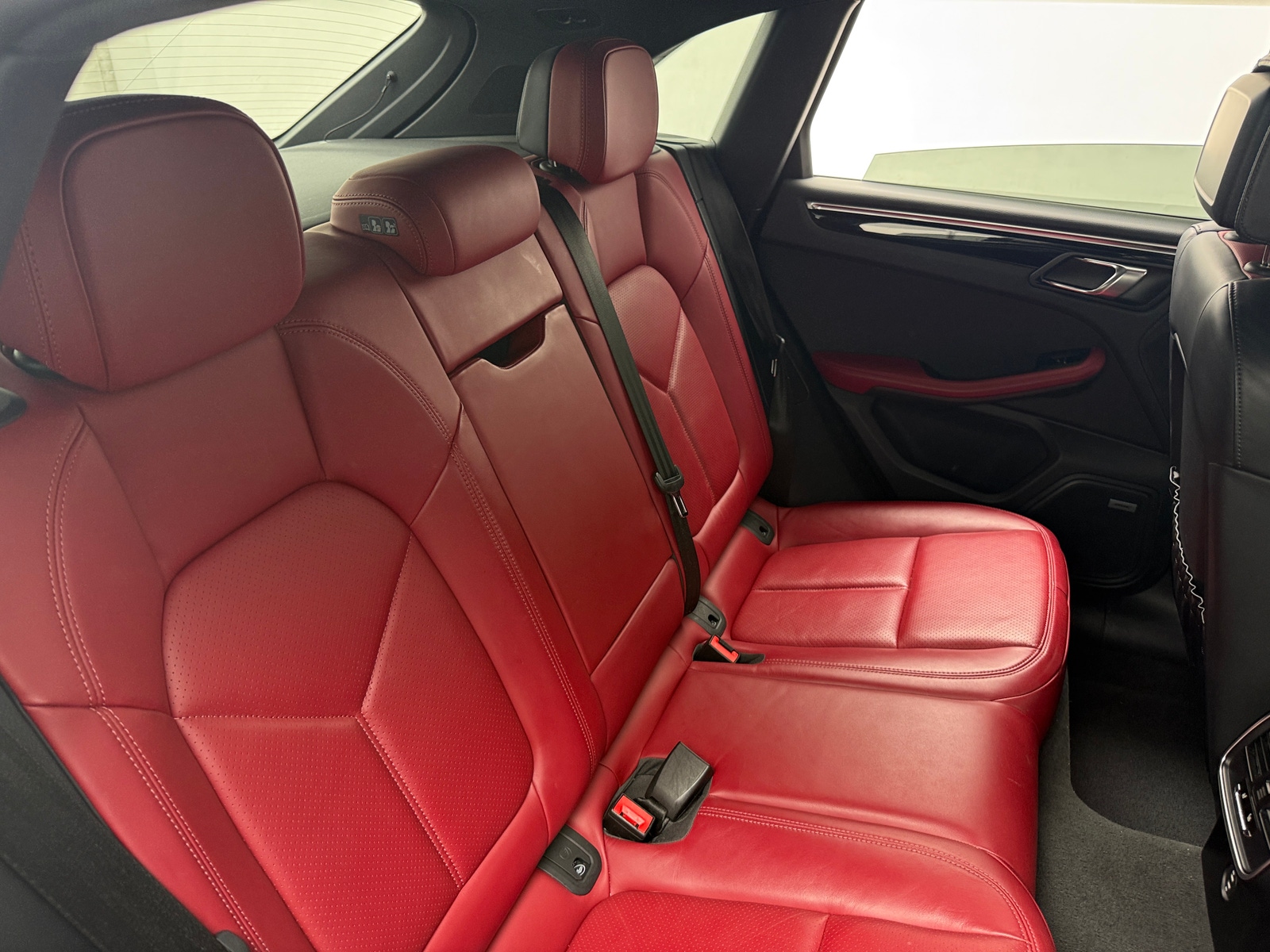 Thumbnail: 2022 Porsche Macan - 5