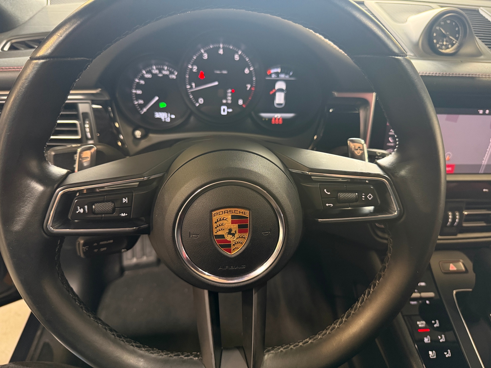 Thumbnail: 2022 Porsche Macan - 4