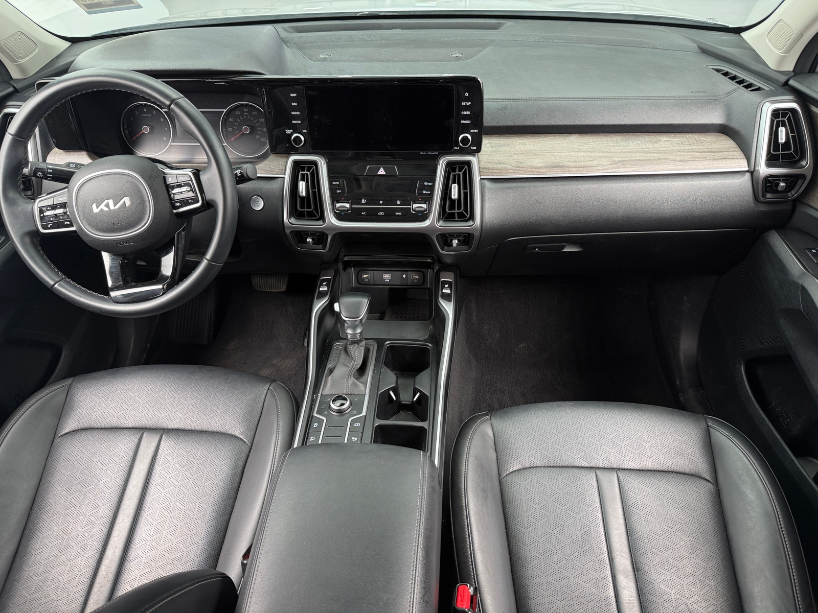Thumbnail: 2023 Kia Sorento - 3