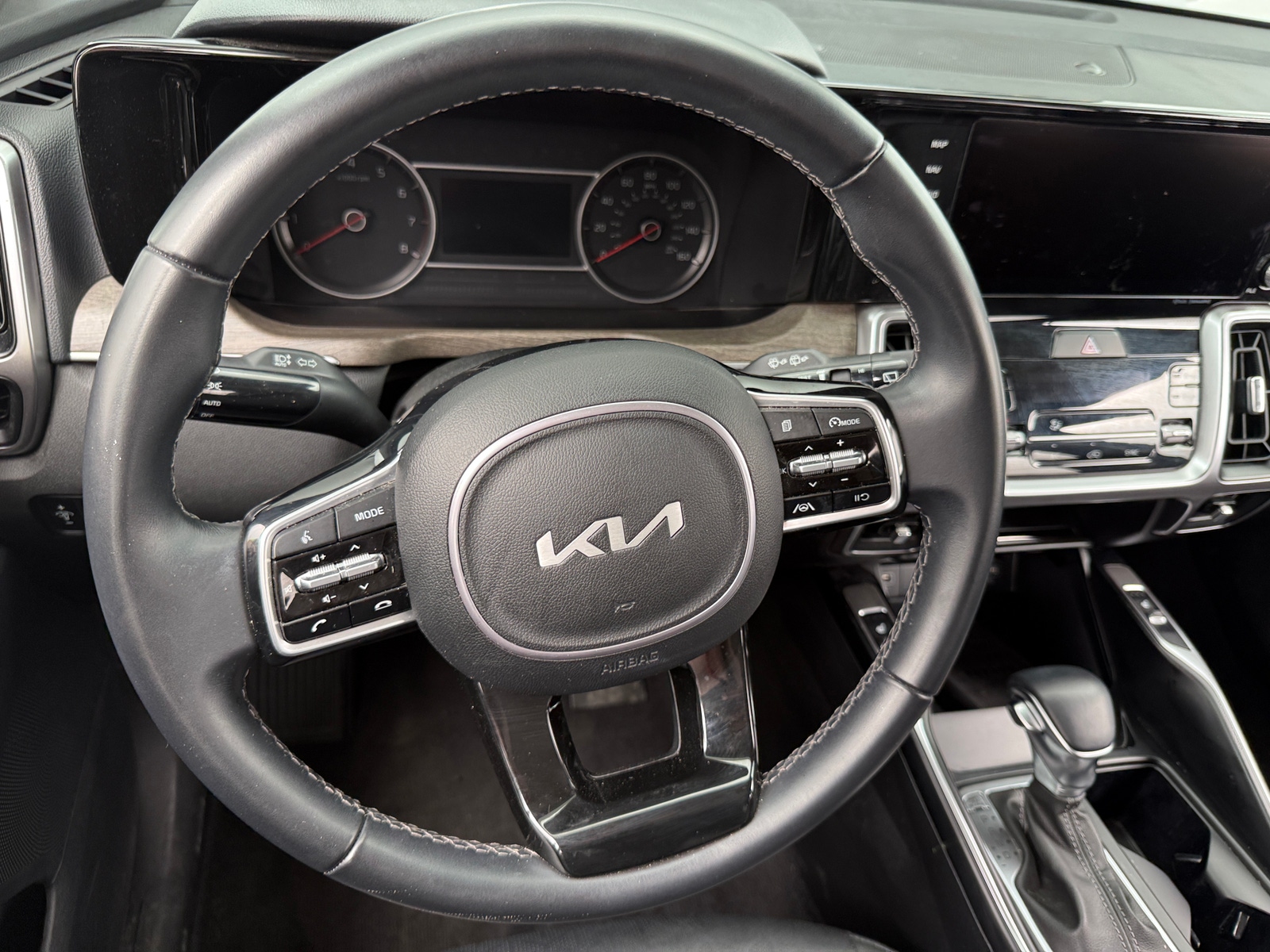 Thumbnail: 2023 Kia Sorento - 5