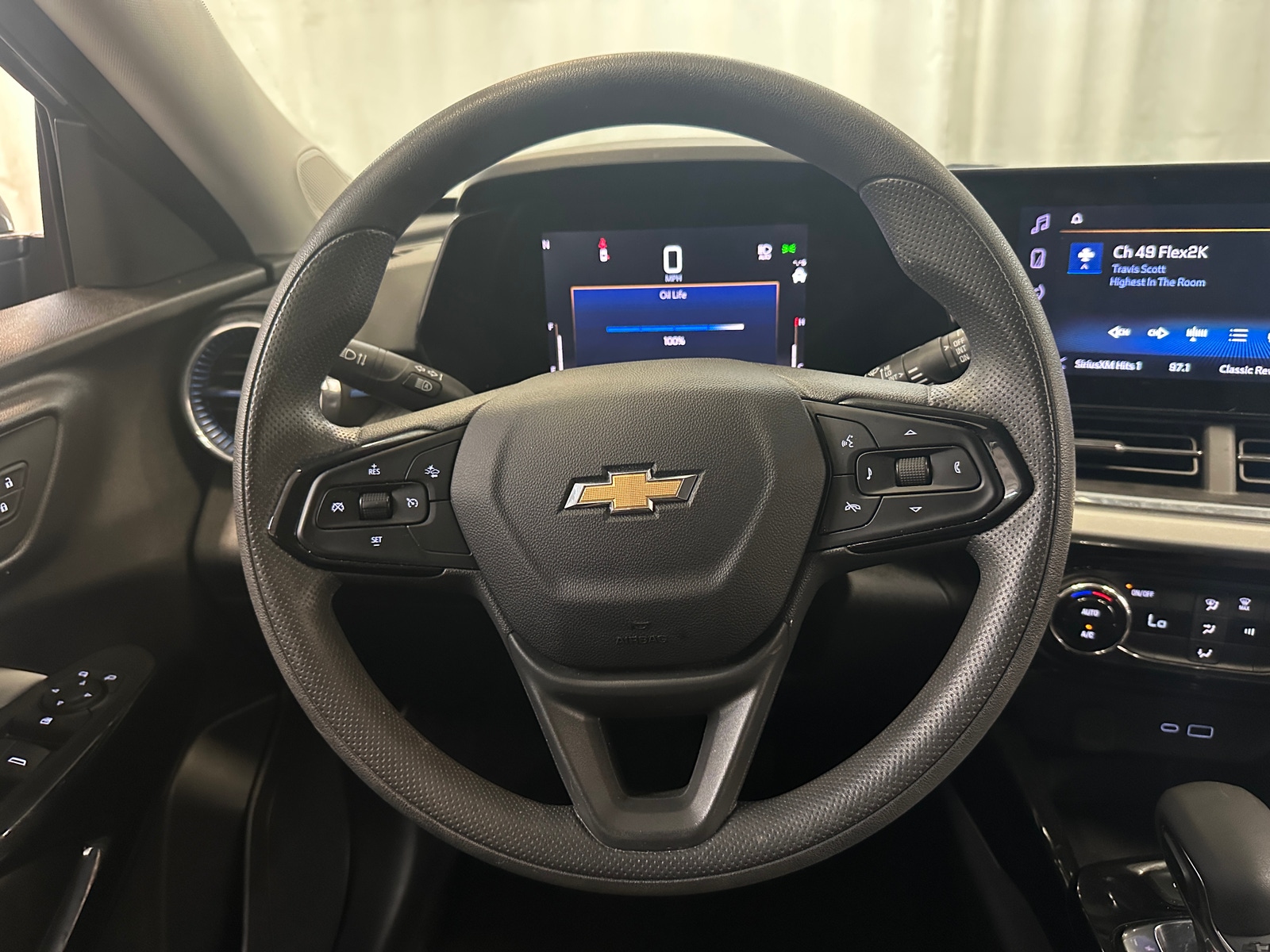 Thumbnail: 2025 Chevrolet Trax - 5