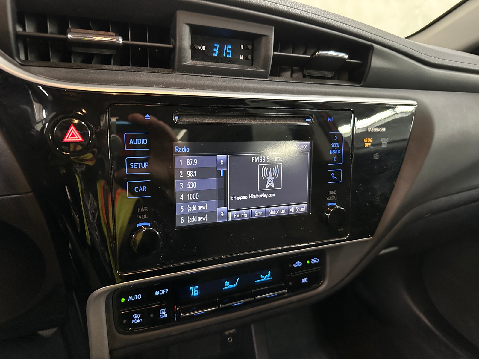 Thumbnail: 2017 Toyota Corolla - 4