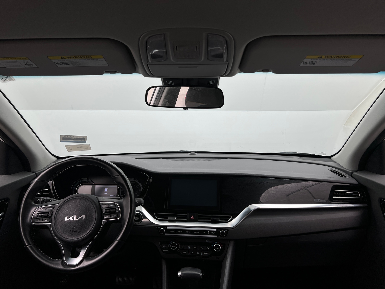 Thumbnail: 2022 Kia Niro - 3