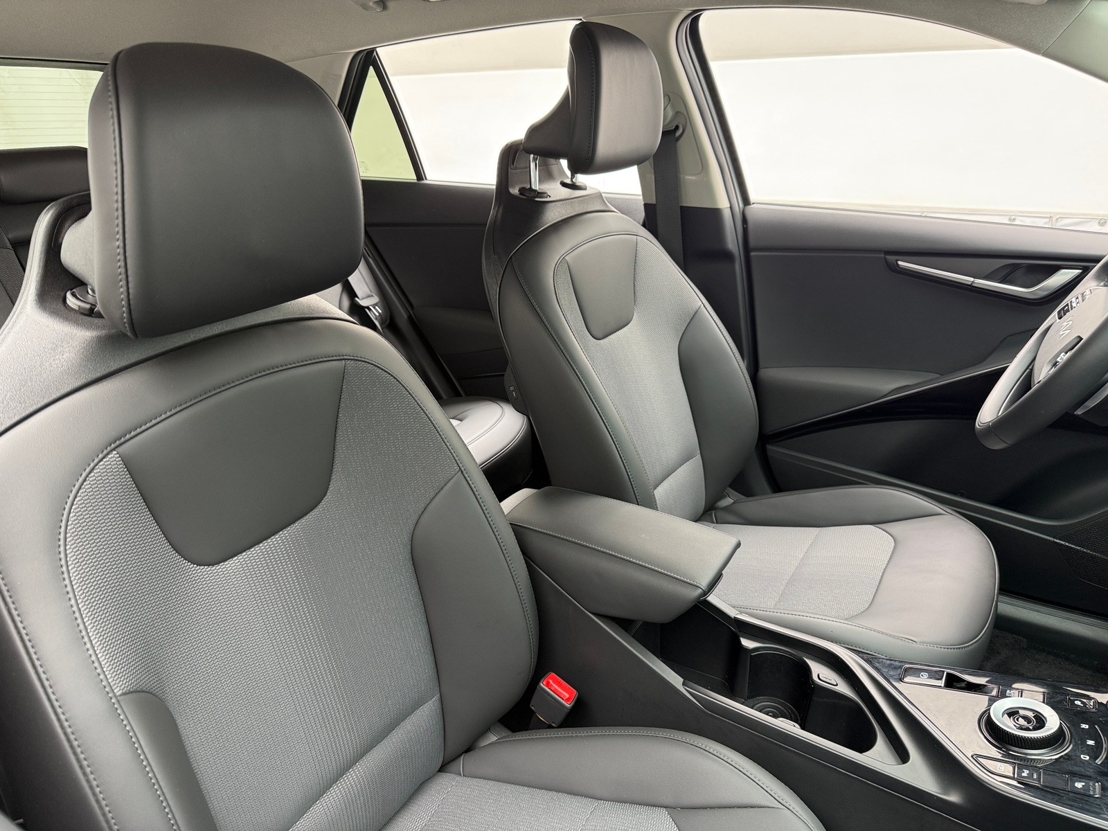 Thumbnail: 2025 Kia Niro - 2
