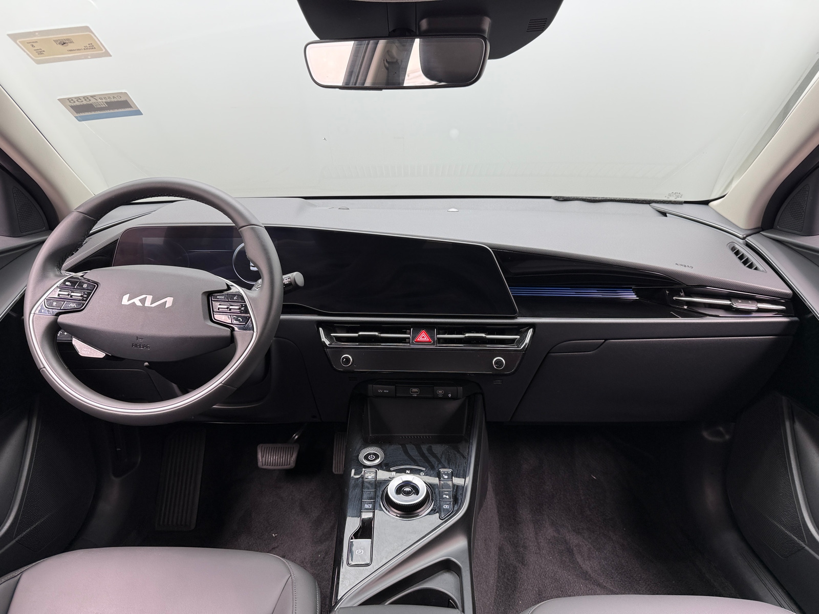 Thumbnail: 2025 Kia Niro - 3