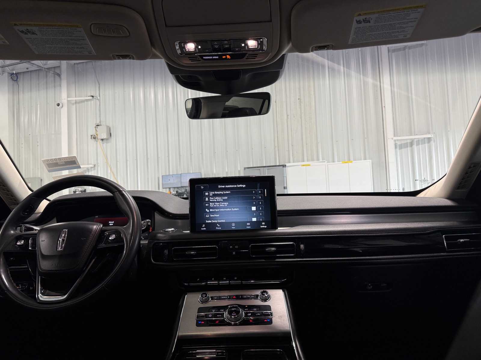 Thumbnail: 2023 Lincoln Aviator - 2