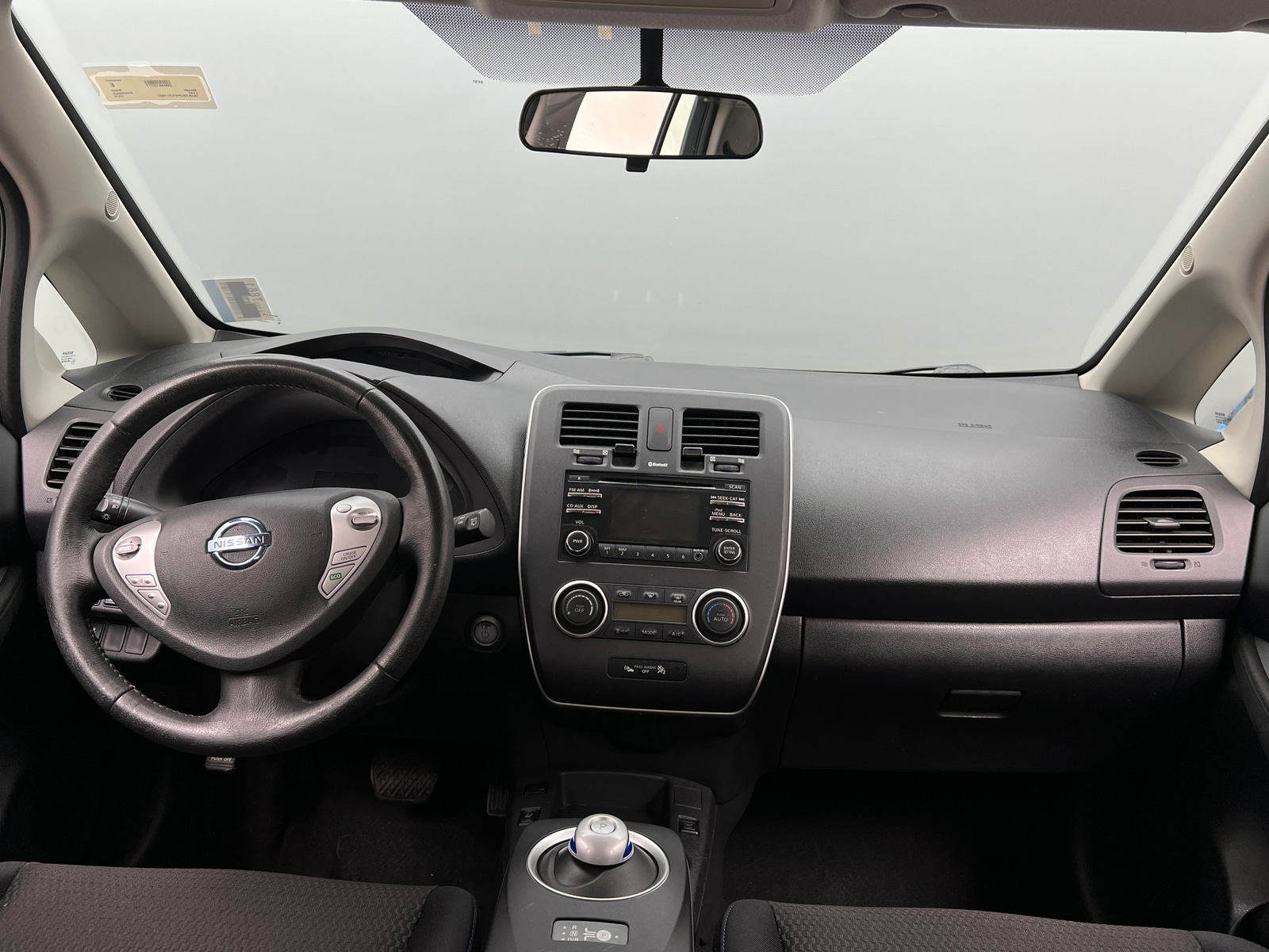Thumbnail: 2015 Nissan Leaf - 3