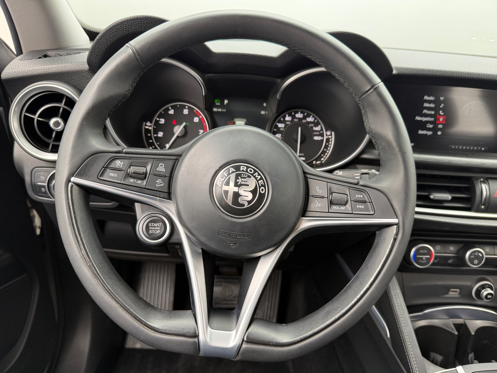 Thumbnail: 2018 Alfa Romeo Stelvio - 4
