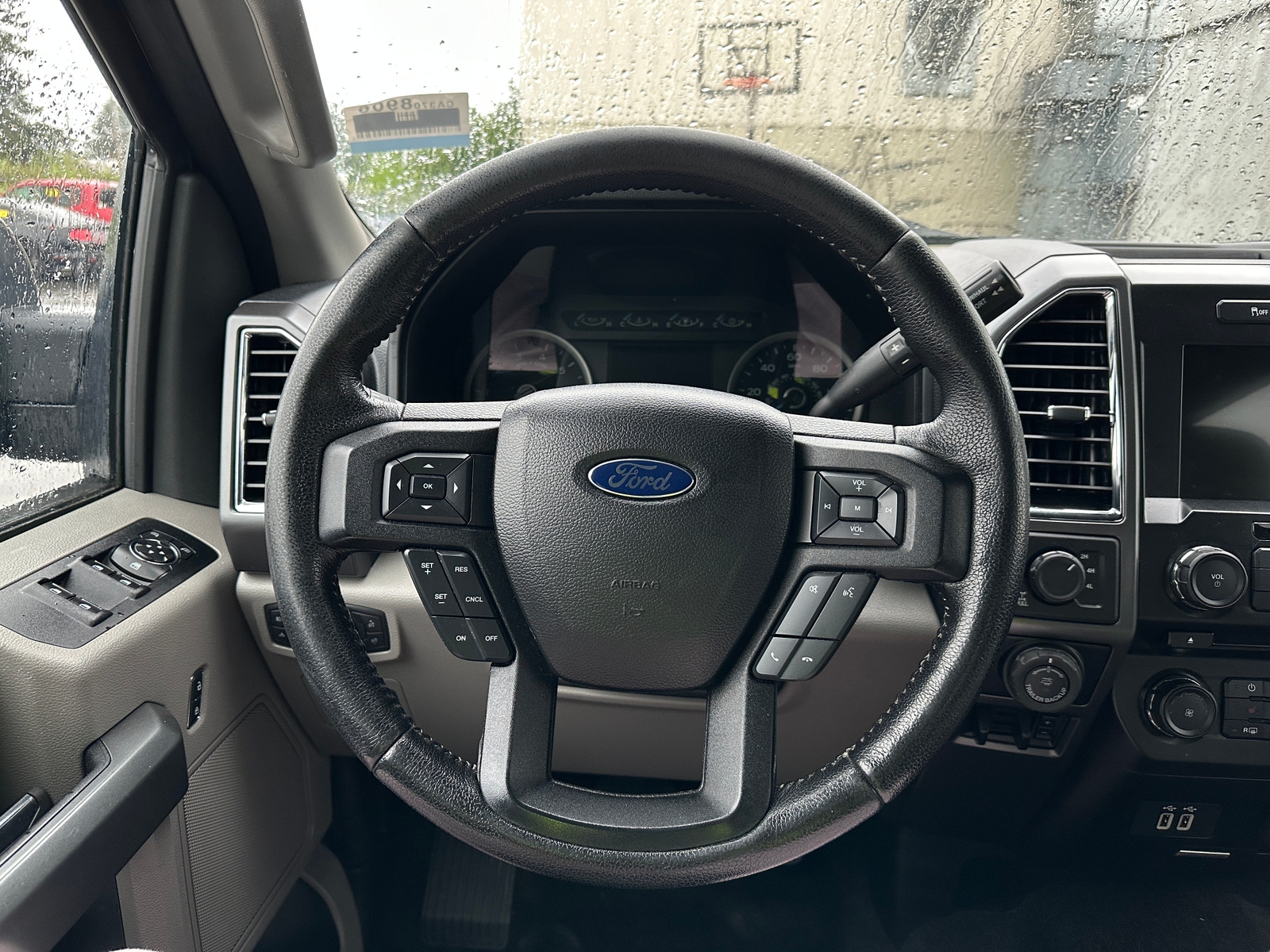 Thumbnail: 2016 Ford Econoline - 5