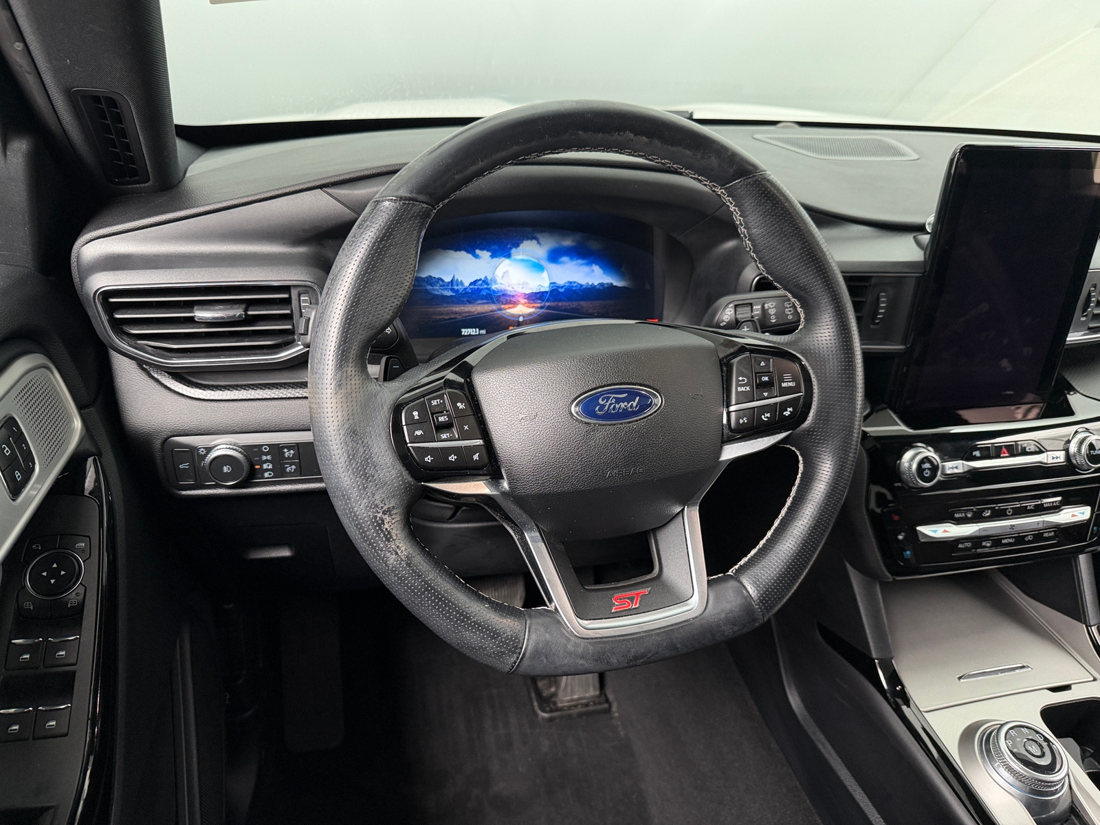 Thumbnail: 2021 Ford Explorer - 4