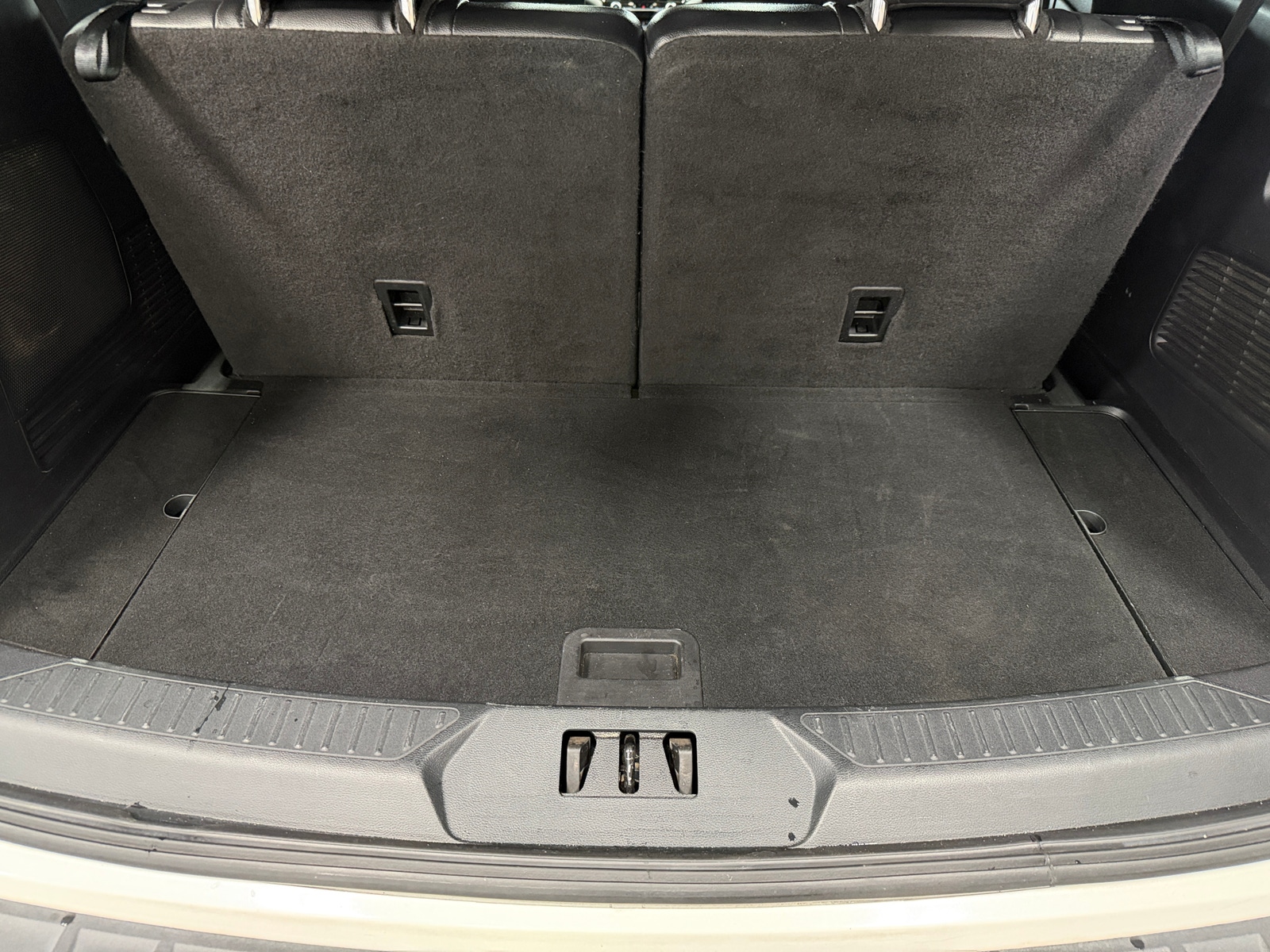 Thumbnail: 2021 Ford Explorer - 6
