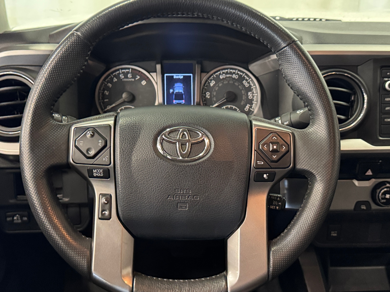 Thumbnail: 2017 Toyota Tacoma - 5