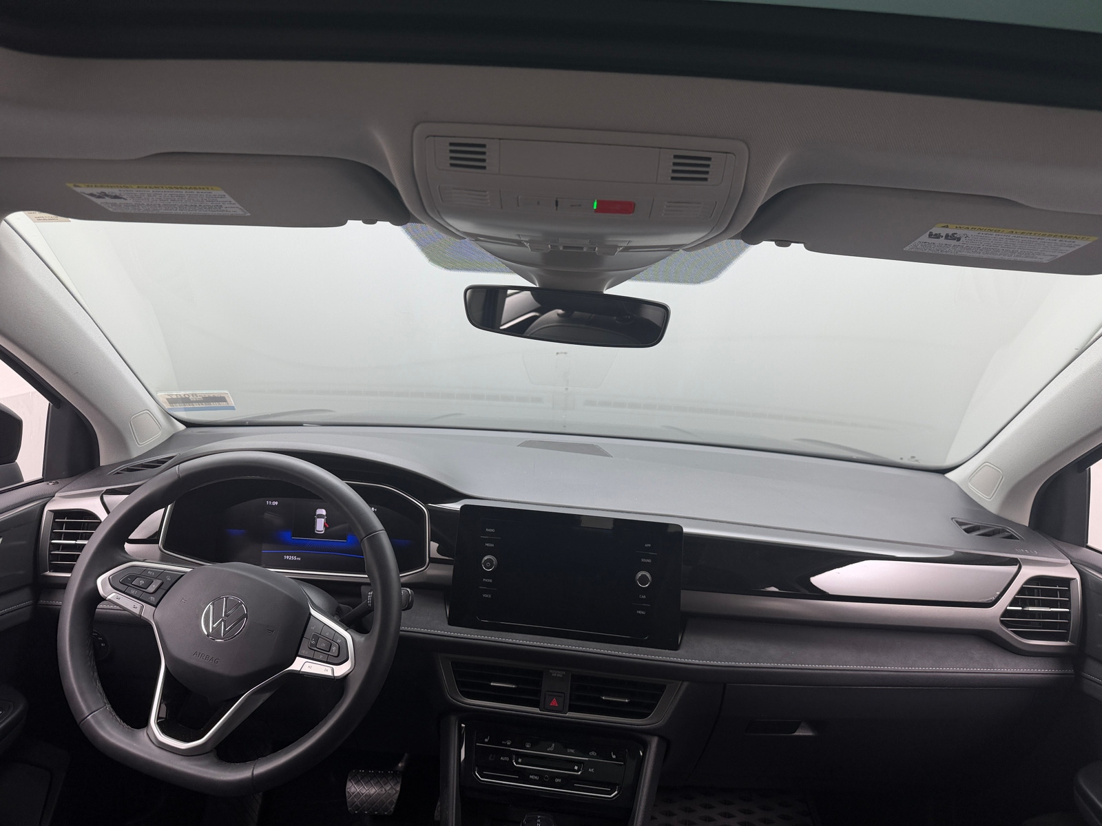 Thumbnail: 2025 Volkswagen Taos - 3