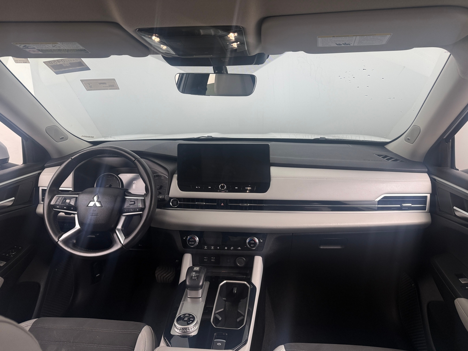 Thumbnail: 2025 Mitsubishi Outlander - 2