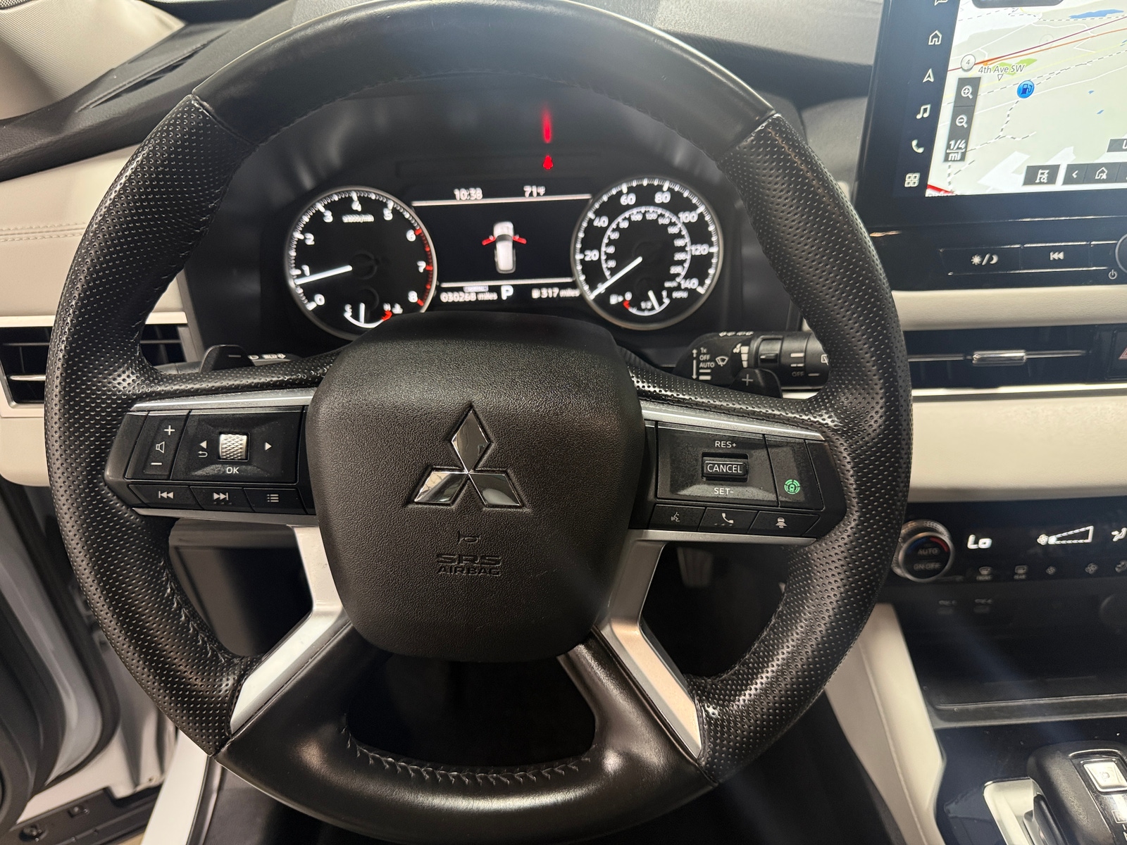 Thumbnail: 2025 Mitsubishi Outlander - 4