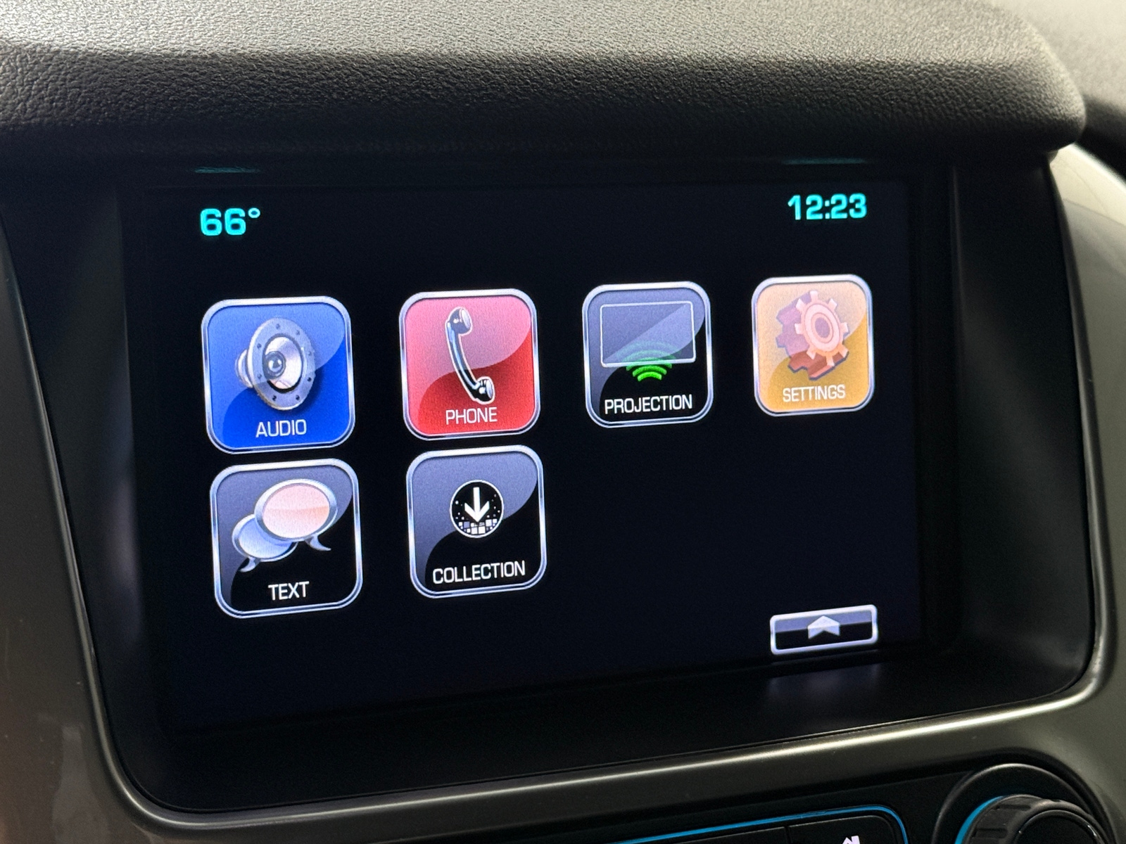Thumbnail: 2018 Chevrolet Suburban - 4