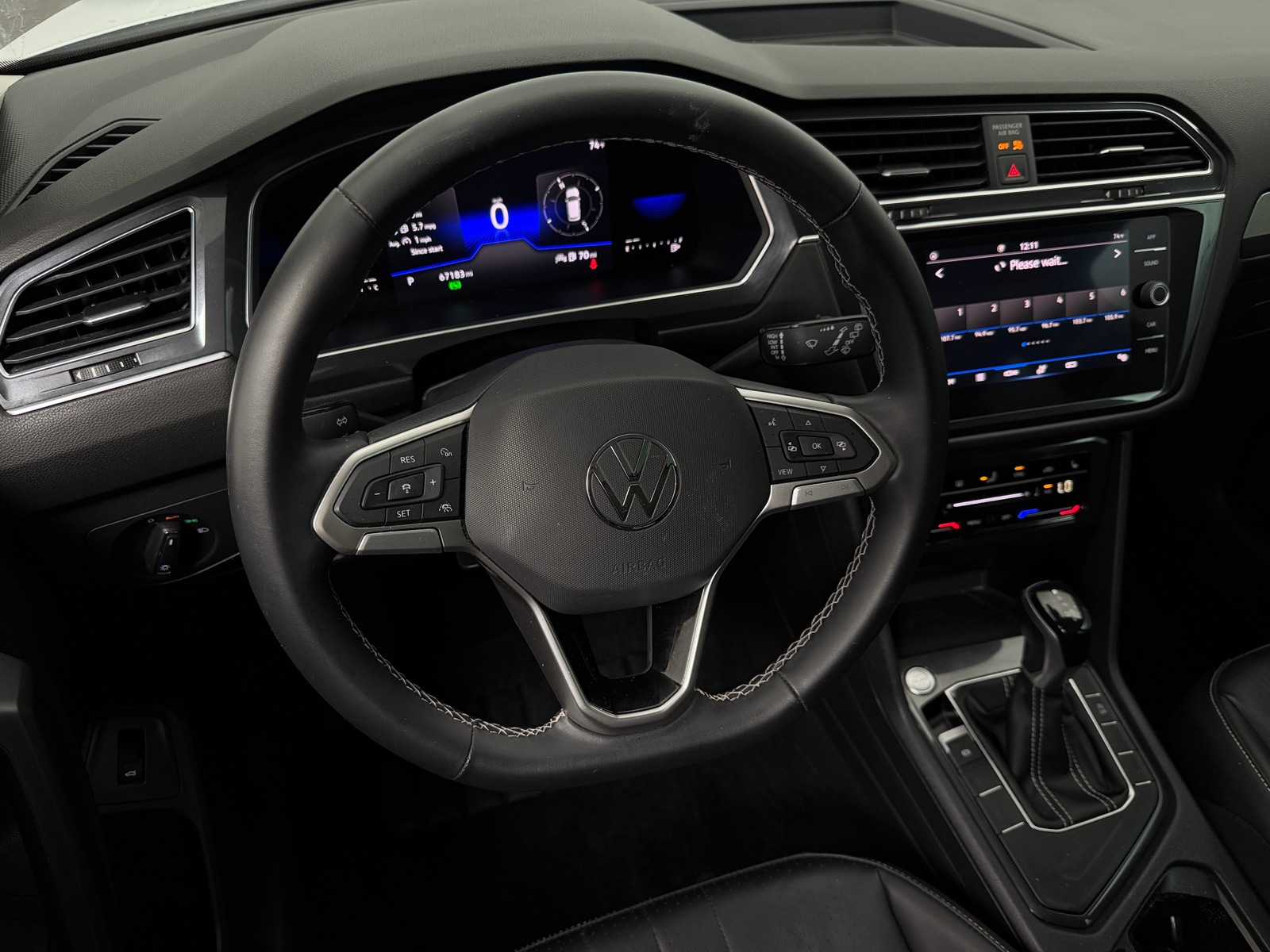 Thumbnail: 2022 Volkswagen Tiguan - 4