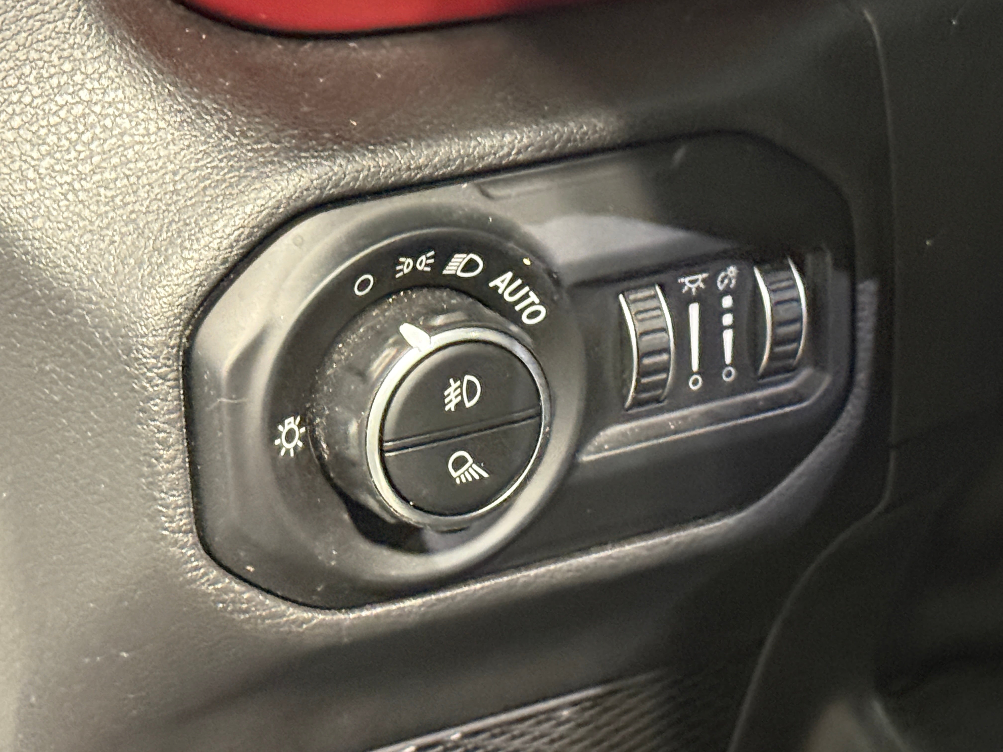 Used 2021 Jeep Gladiator Rubicon with VIN 1C6JJTBGXML619309 for sale in Eagan, Minnesota