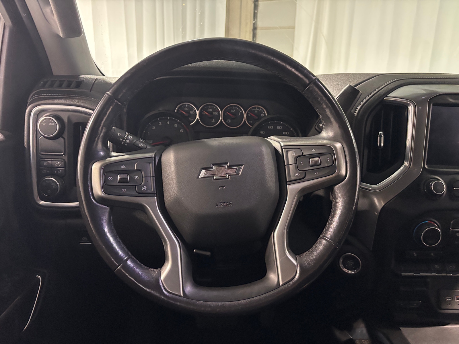 Thumbnail: 2020 Chevrolet Silverado 1500 - 5