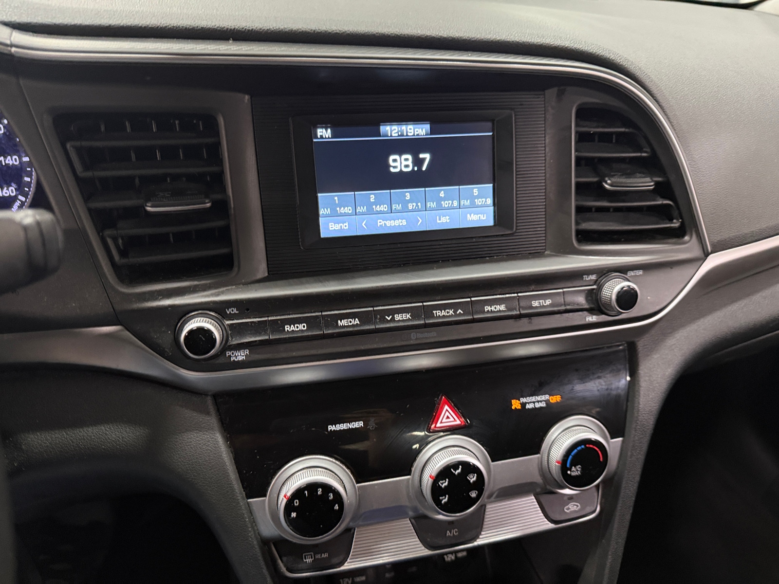 Thumbnail: 2019 Hyundai Elantra - 4