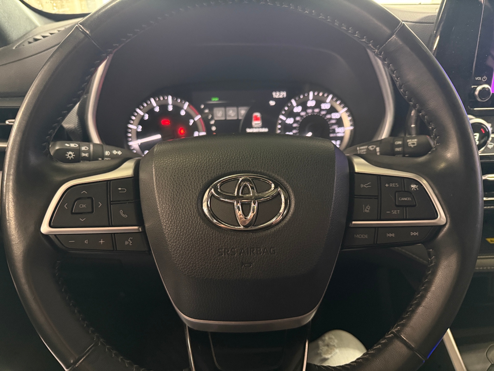 Thumbnail: 2023 Toyota Highlander - 4