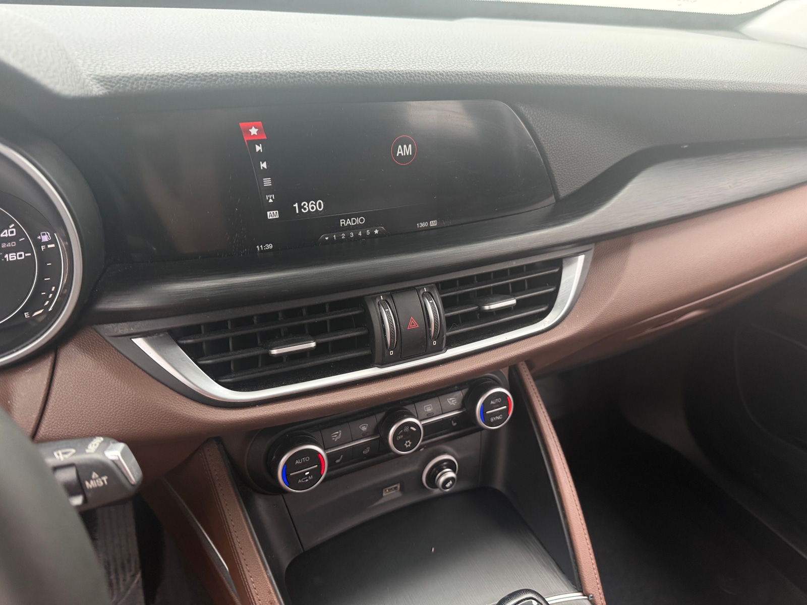 Thumbnail: 2018 Alfa Romeo Stelvio - 3