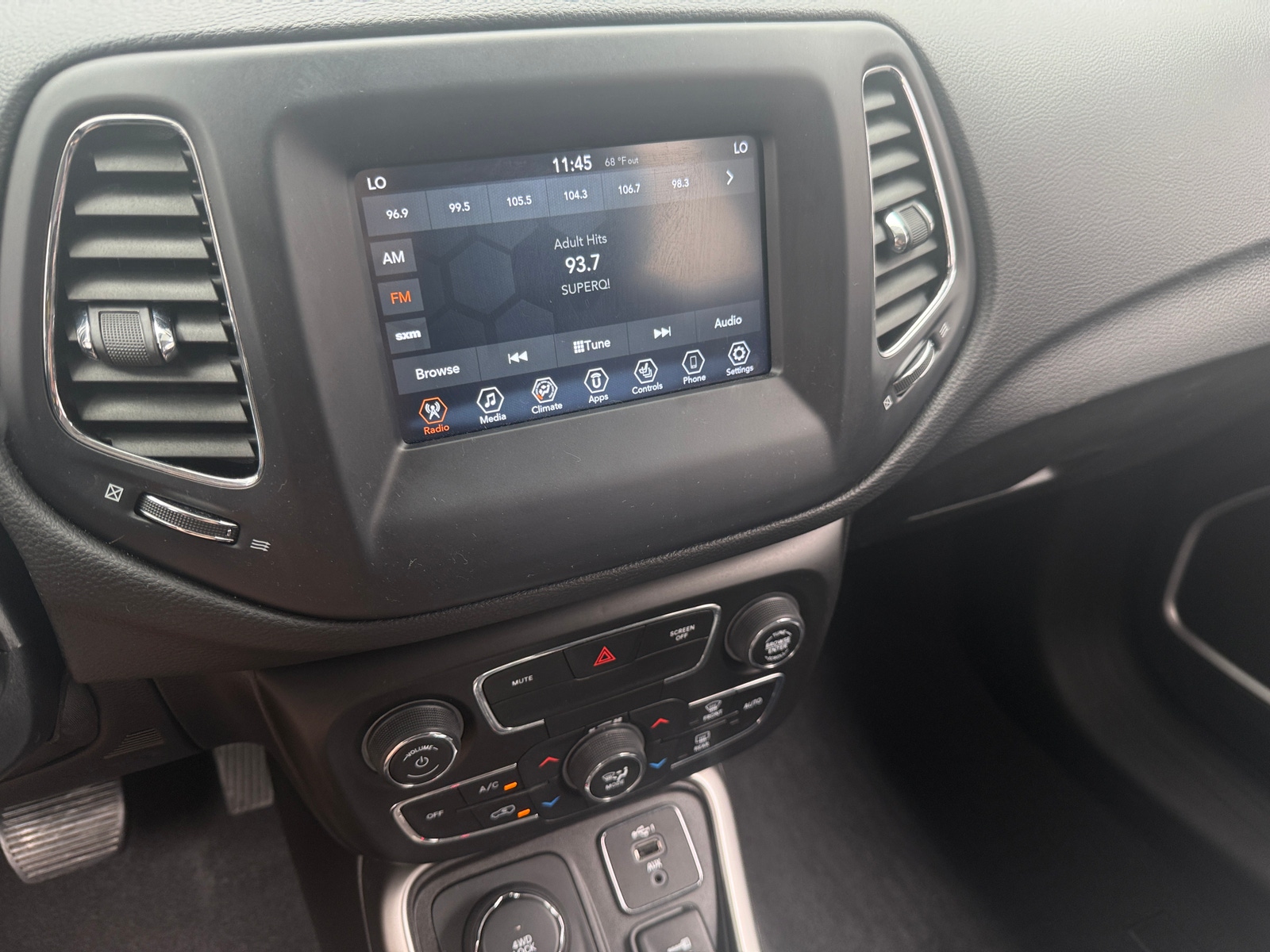 Thumbnail: 2021 Jeep Compass - 4