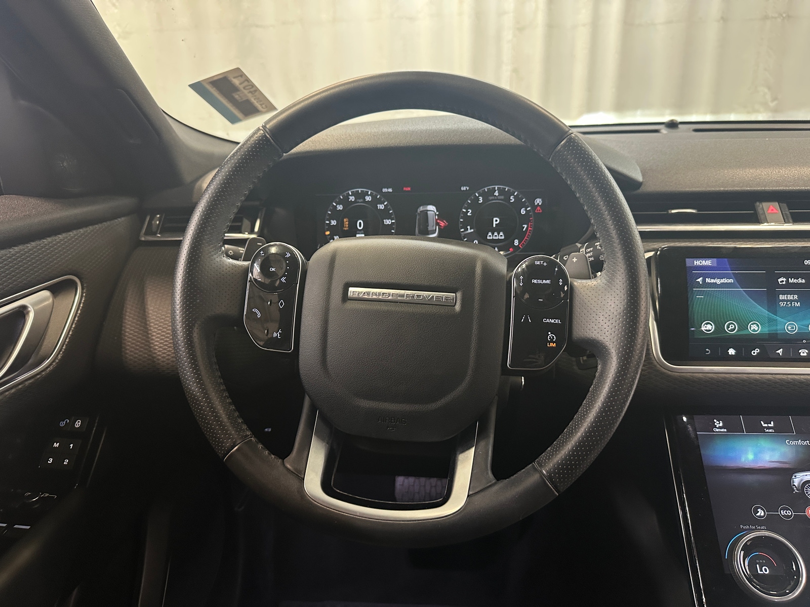 Thumbnail: 2020 Land Rover Range Rover Velar - 4