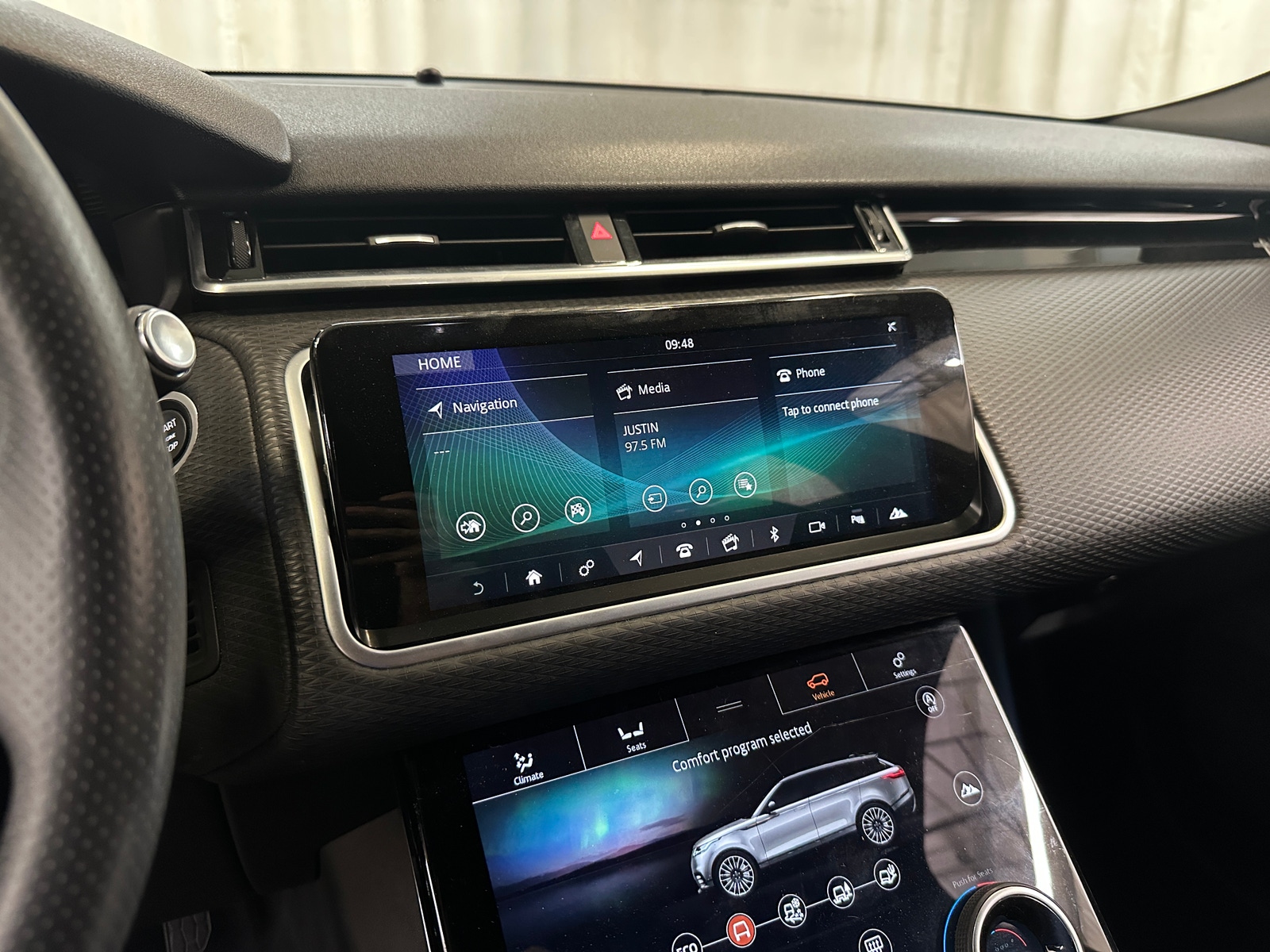 Thumbnail: 2020 Land Rover Range Rover Velar - 3