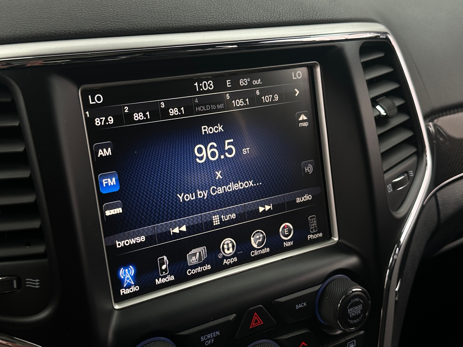 Thumbnail: 2016 Jeep Grand Cherokee - 3