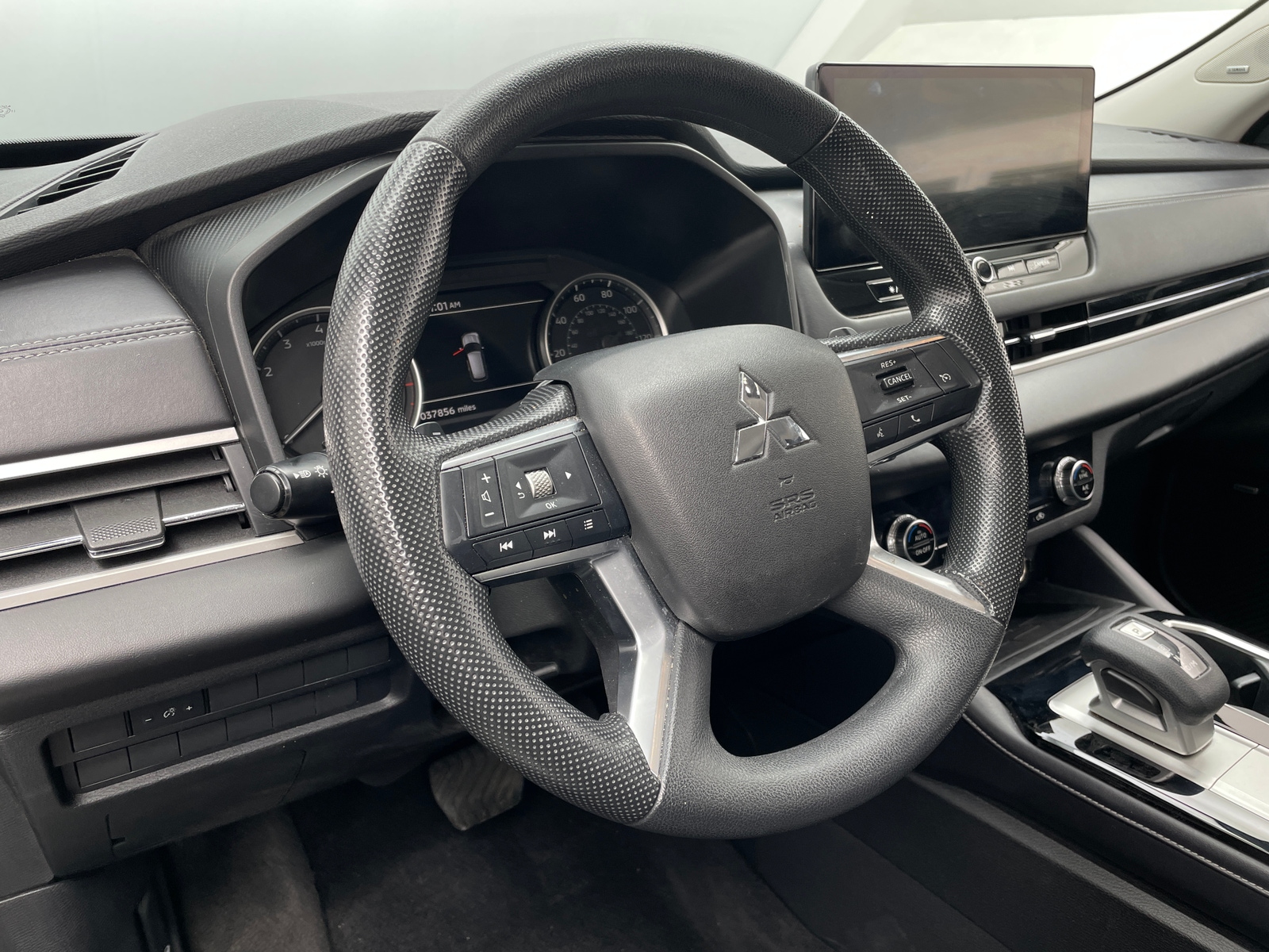 Thumbnail: 2025 Mitsubishi Outlander - 5