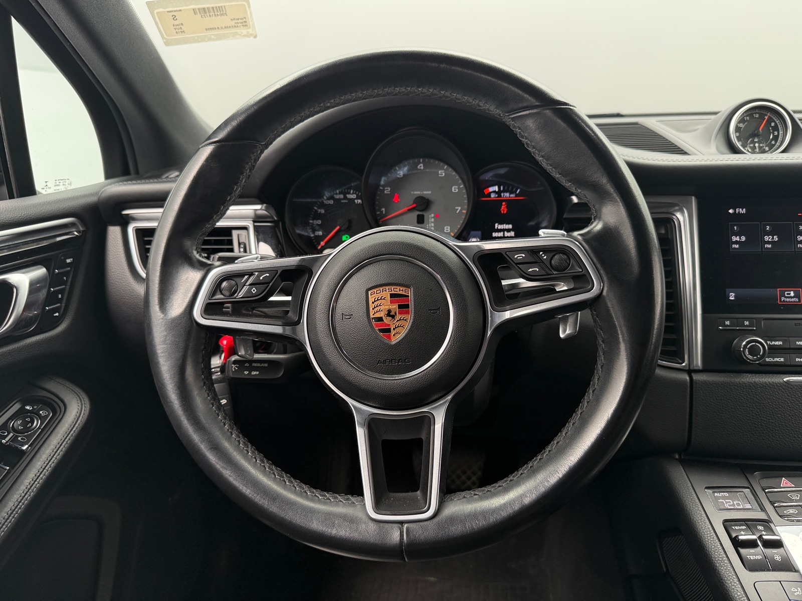 Thumbnail: 2018 Porsche Macan - 4