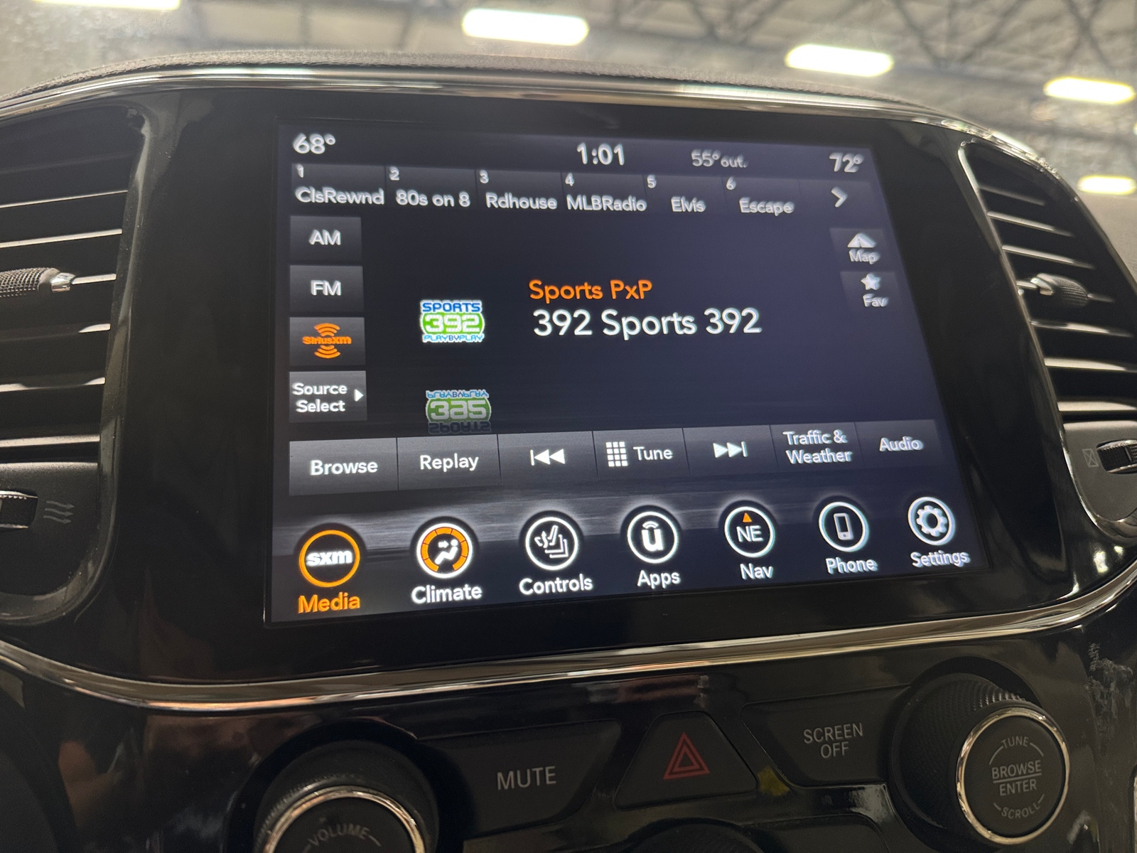 Thumbnail: 2020 Jeep Grand Cherokee - 3
