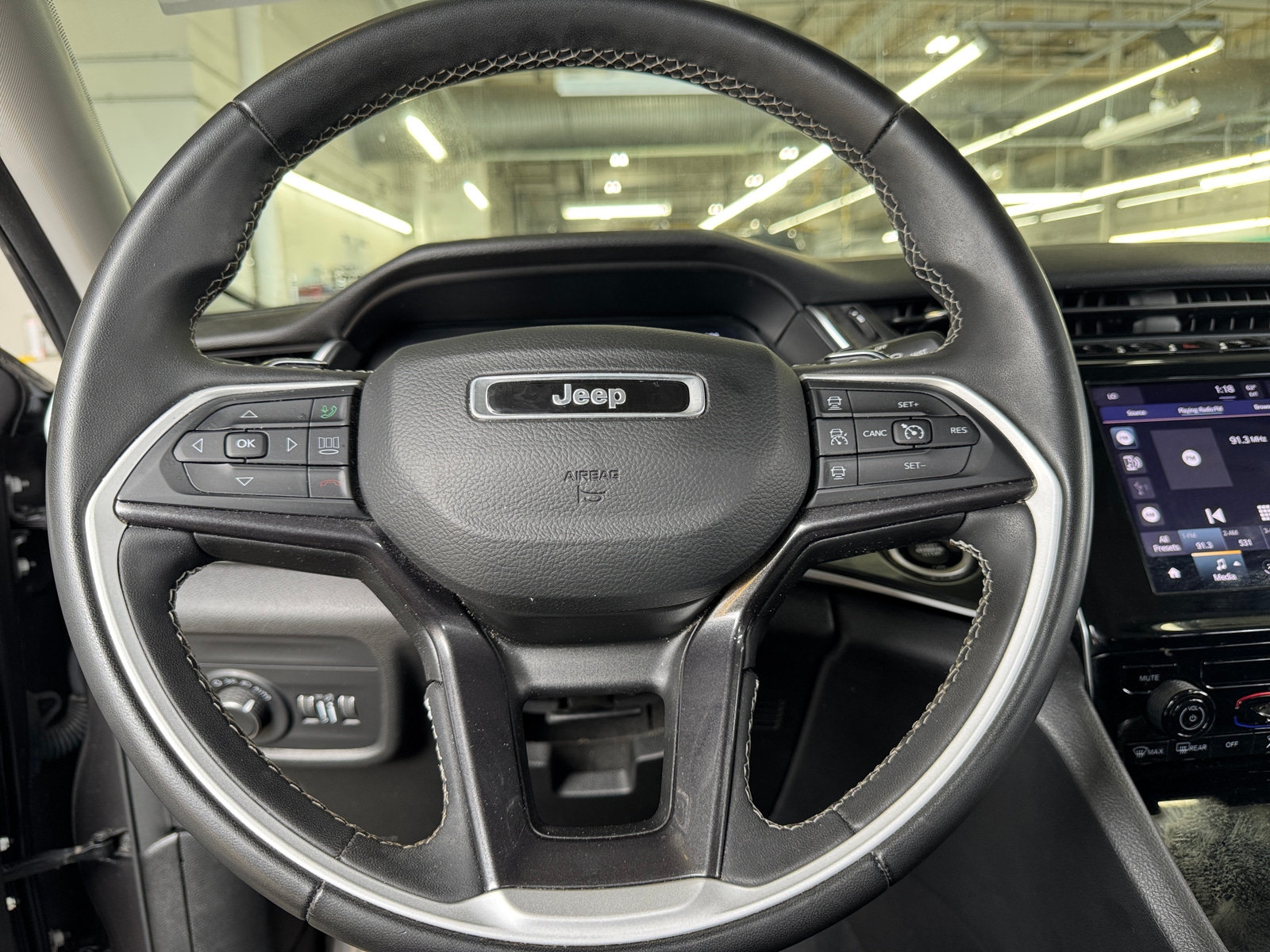 Thumbnail: 2023 Jeep Grand Cherokee L - 5