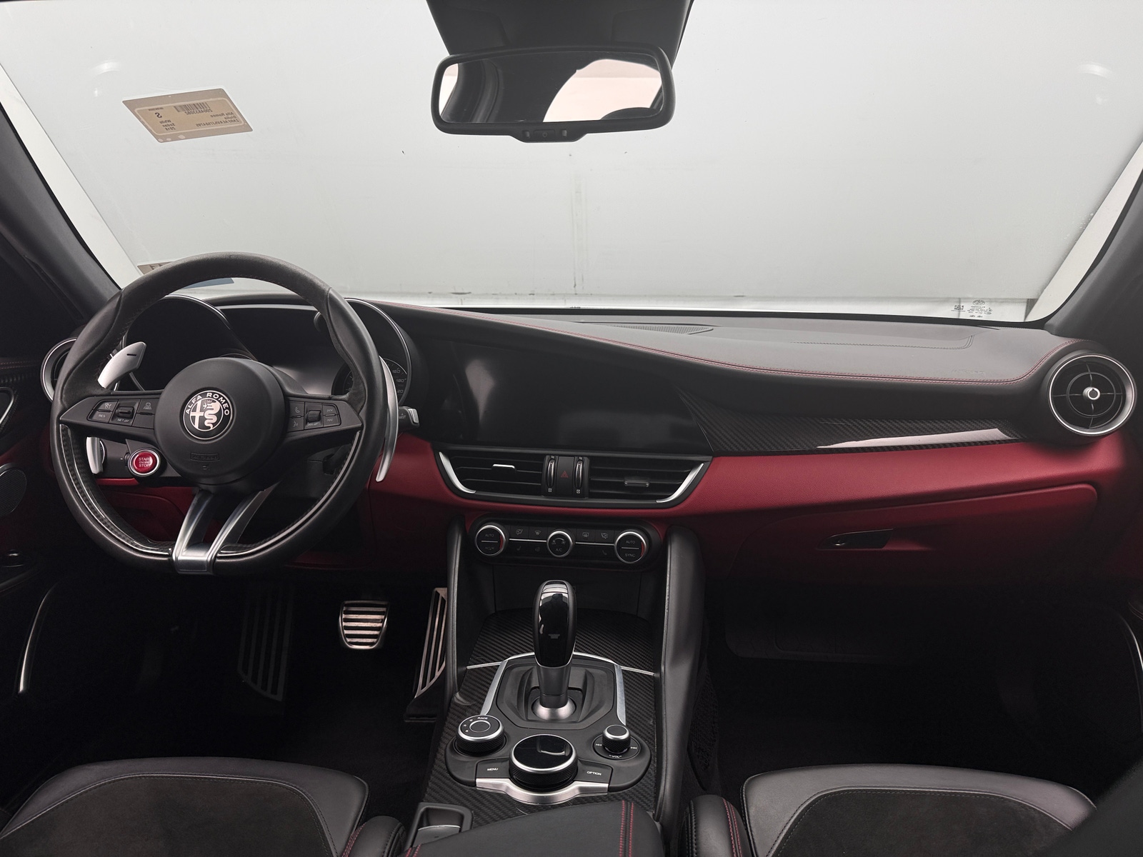 Thumbnail: 2018 Alfa Romeo Giulia - 3