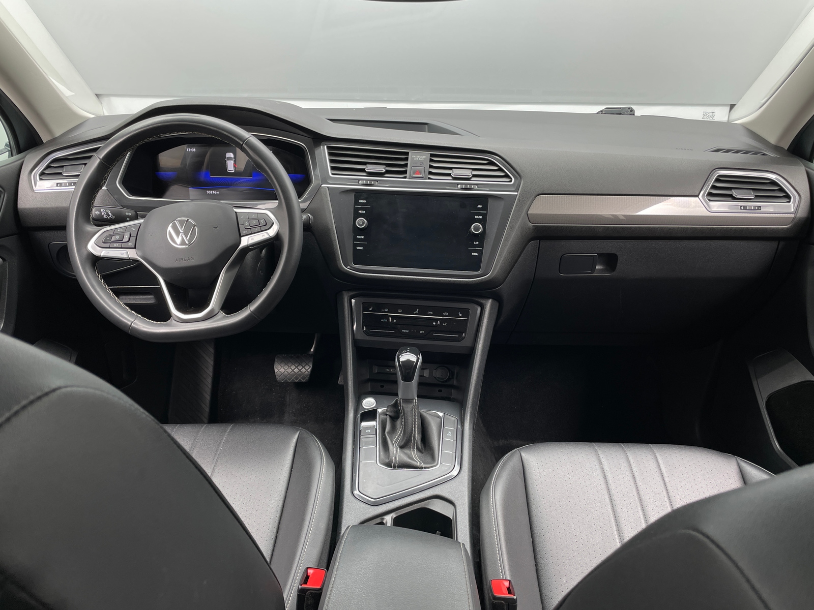 Thumbnail: 2023 Volkswagen Tiguan - 2