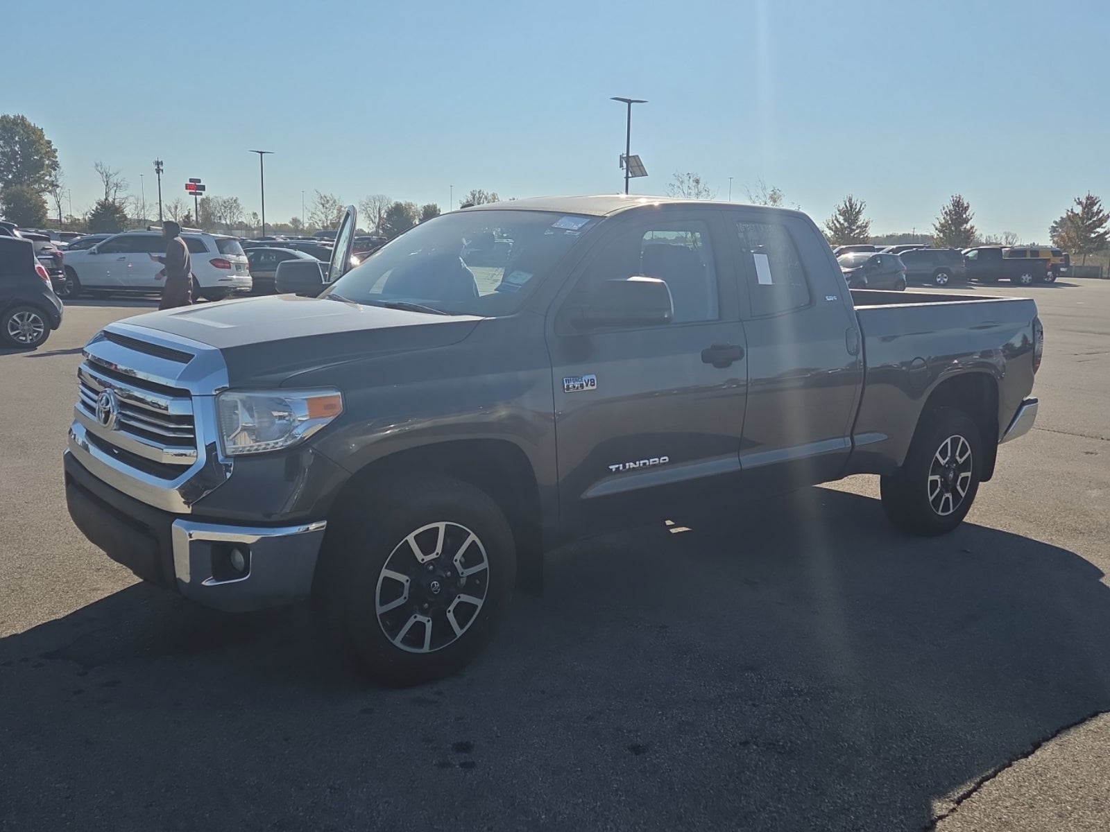 2017 Toyota Tundra SR5 Double Cab 6.5' Bed 5.7l