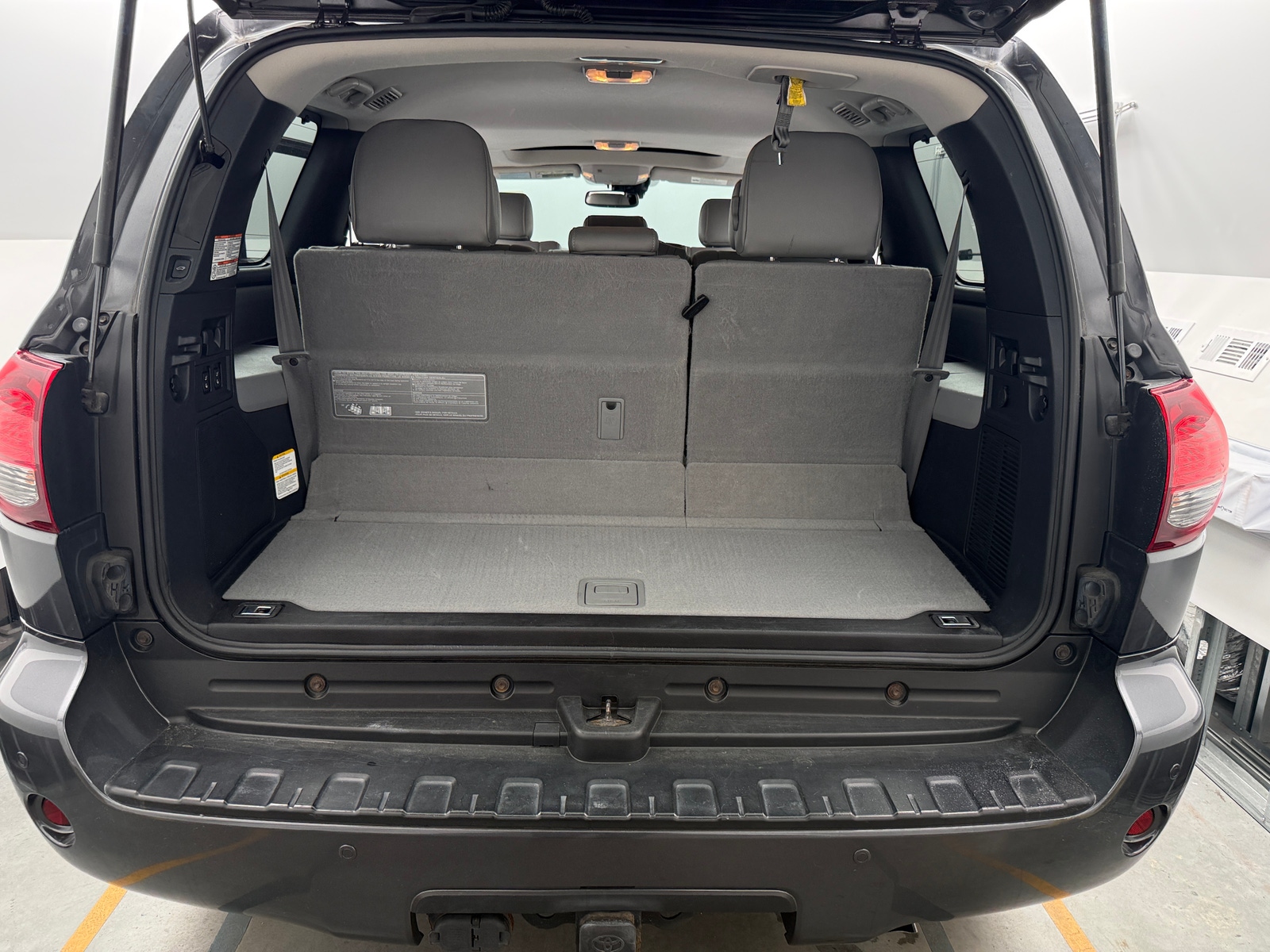 Thumbnail: 2019 Toyota Sequoia - 6