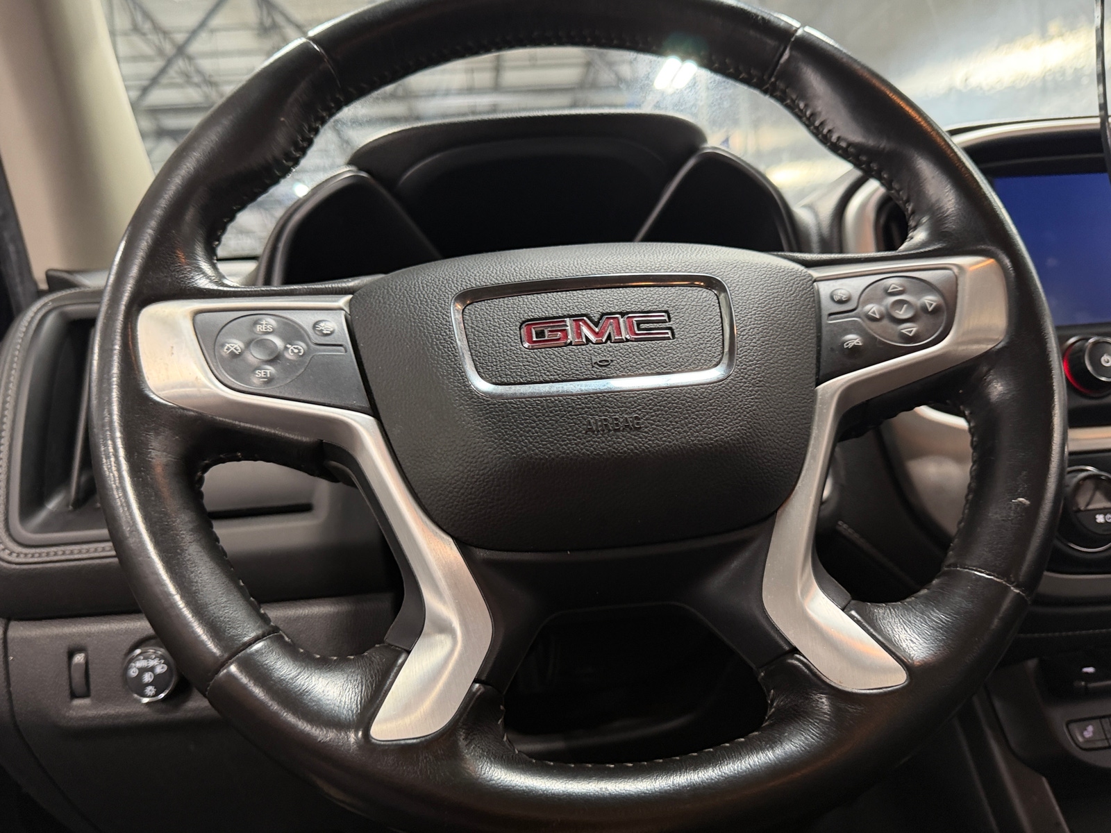 Thumbnail: 2015 GMC Canyon - 4