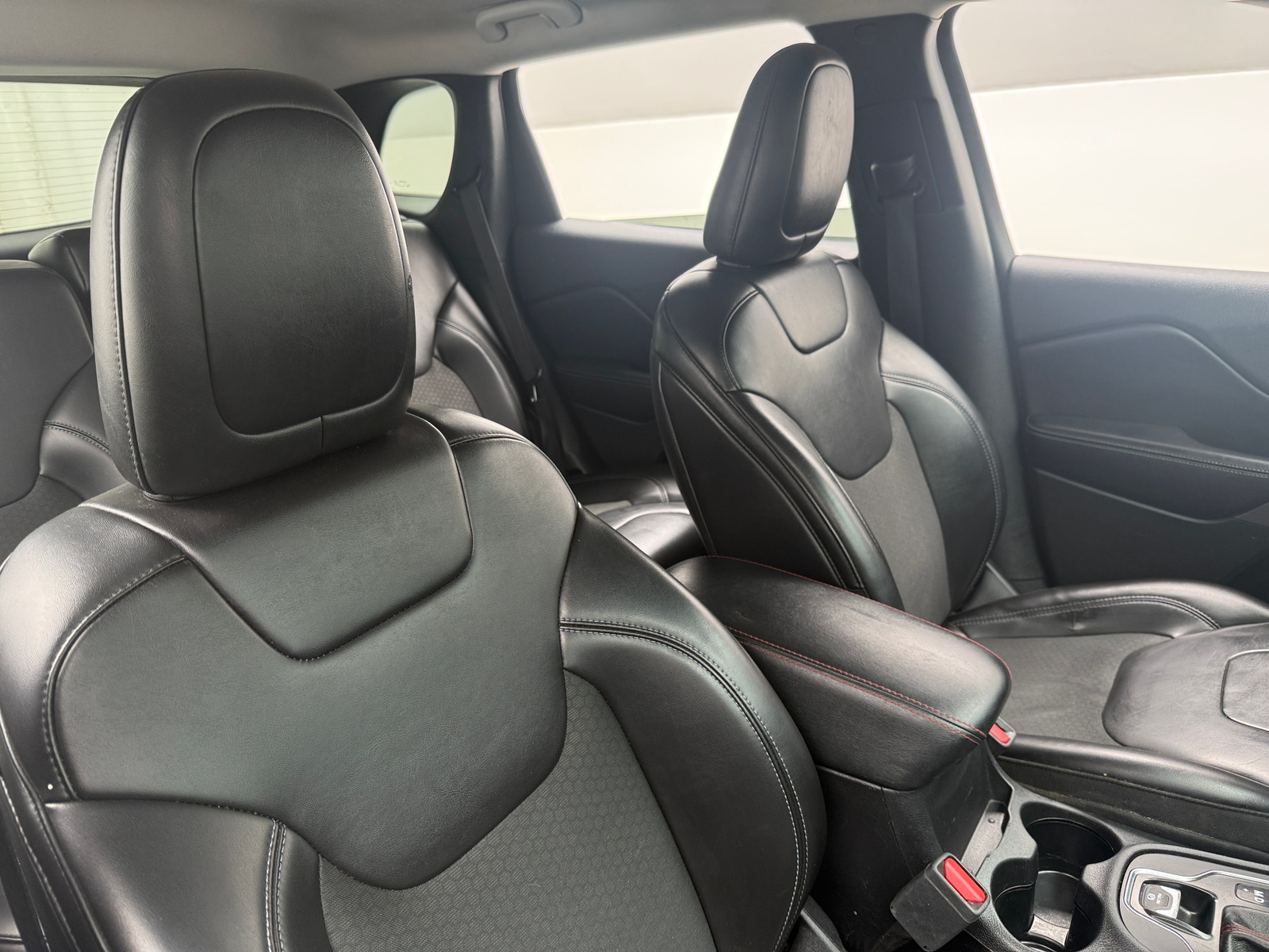 Thumbnail: 2019 Jeep Cherokee - 2