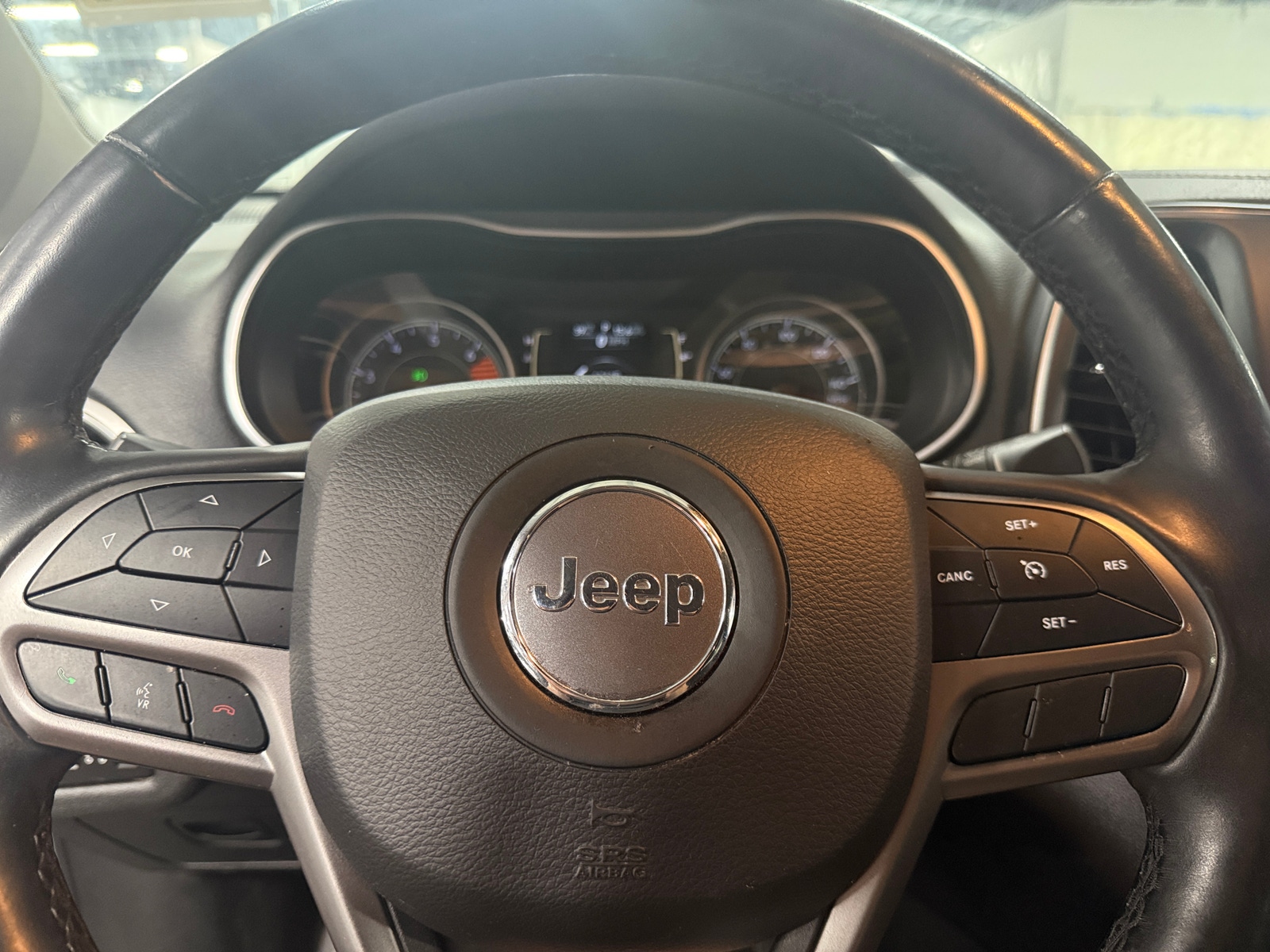 Thumbnail: 2019 Jeep Cherokee - 5