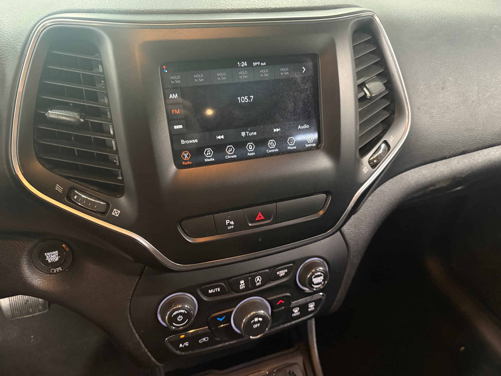 Thumbnail: 2019 Jeep Cherokee - 4